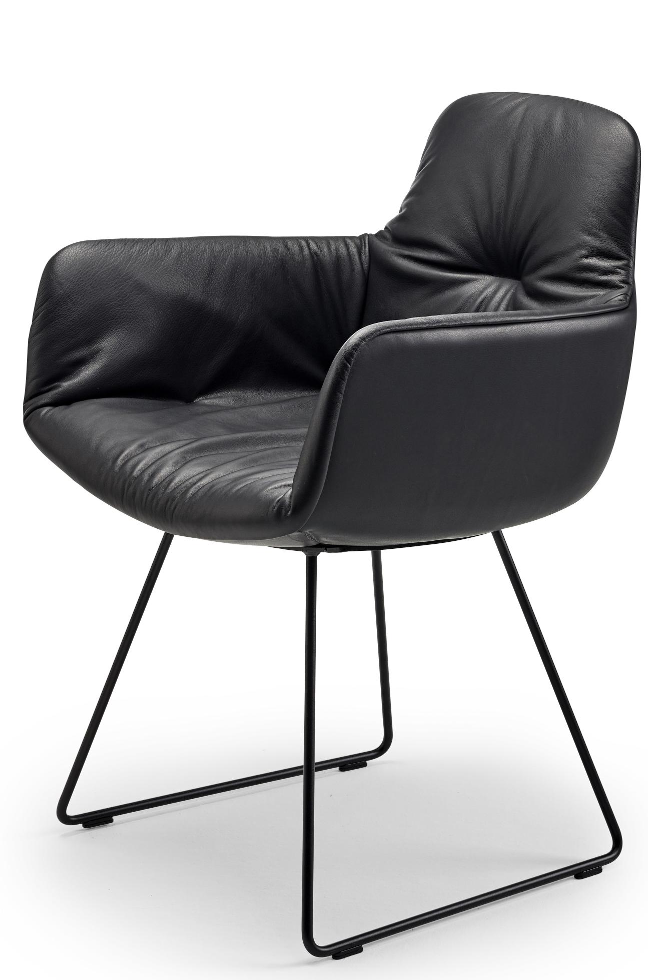 Leya chair armrest high Freifrau Manufaktur