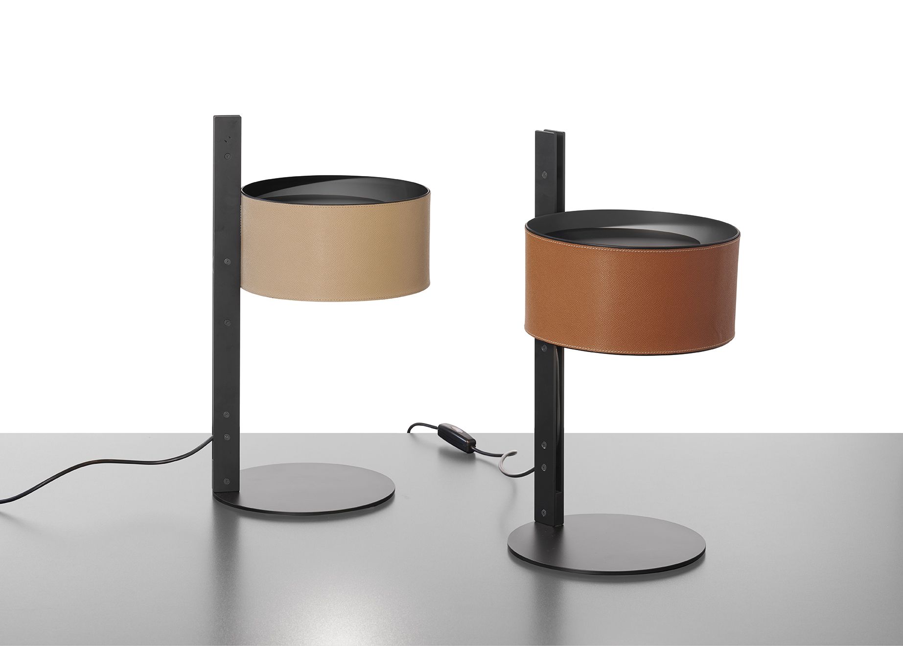 Parallel 296 Table lamp Oluce