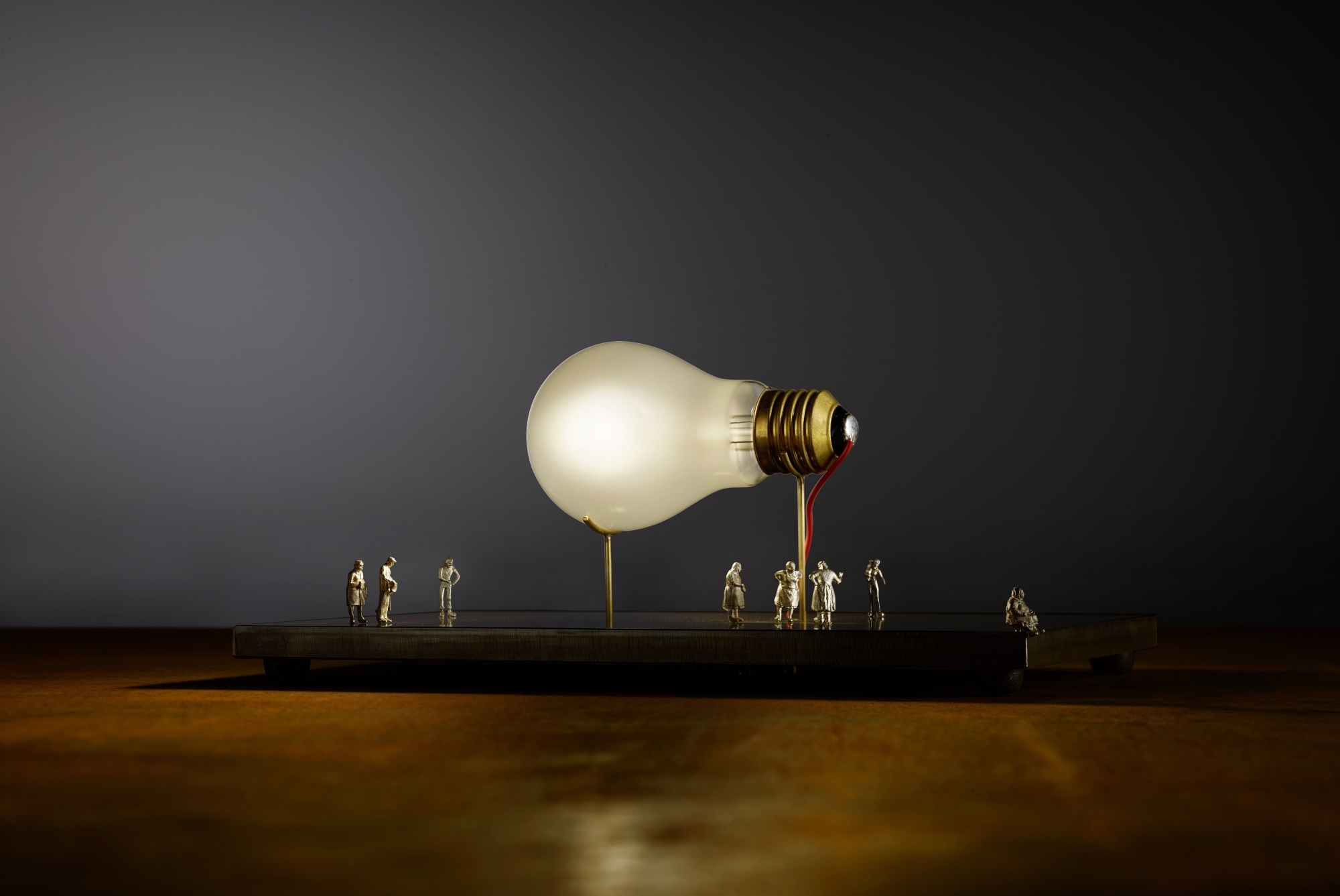 I Ricchi Poveri Monument for a Bulb table lamp Ingo Maurer