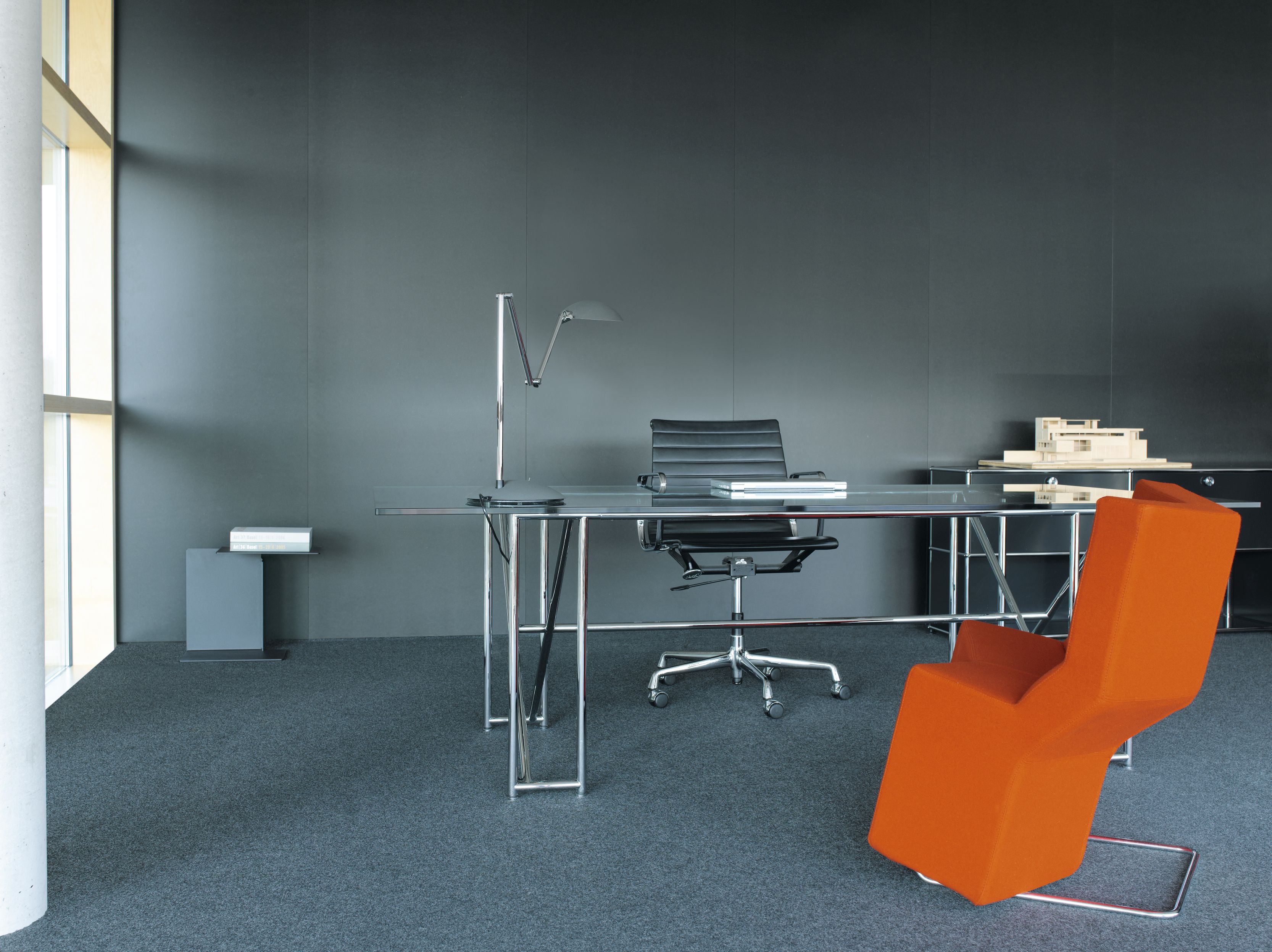 Diana side table ClassiCon