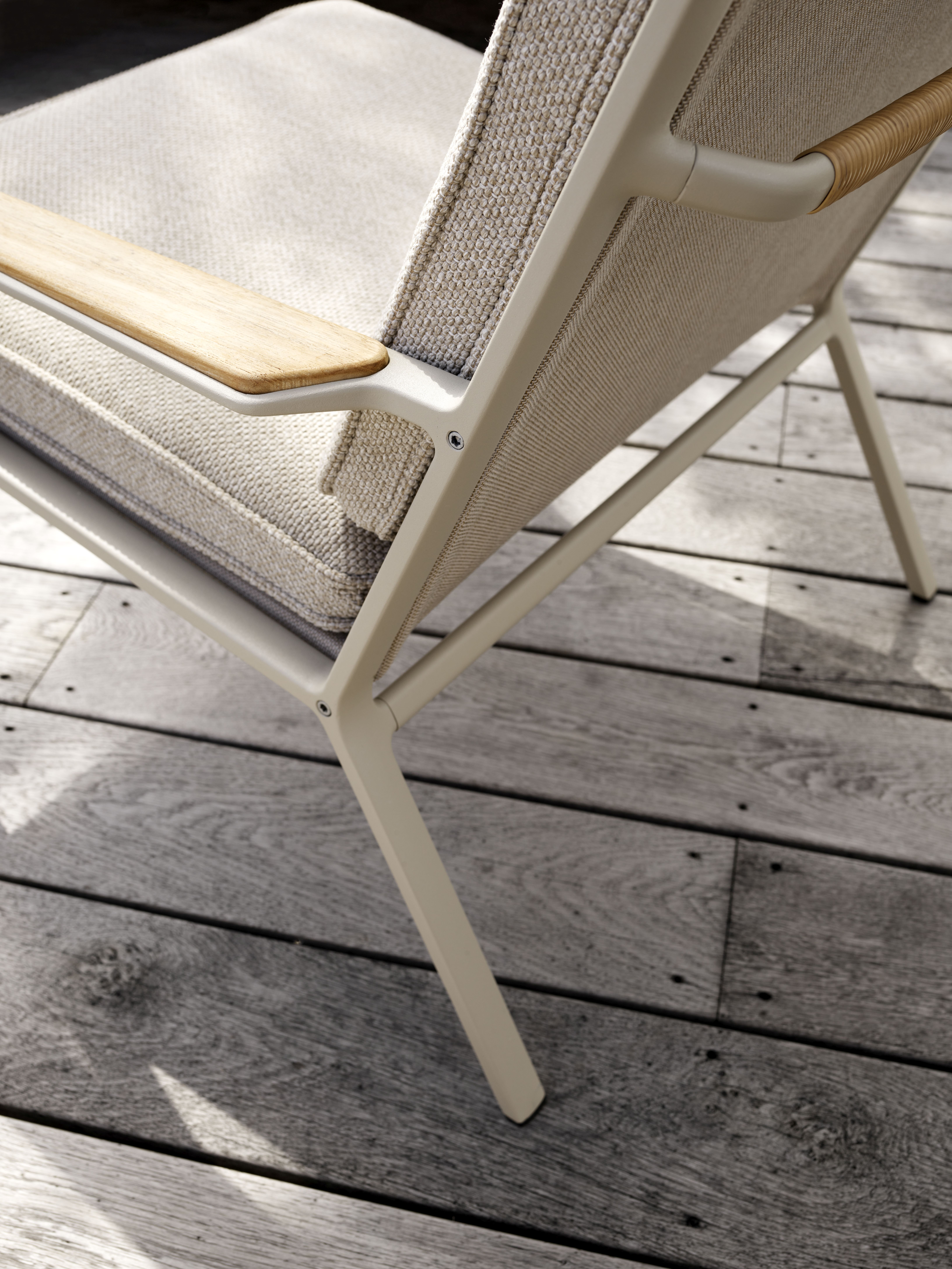 Open-Air Outdoor Lounge Chair Vipp