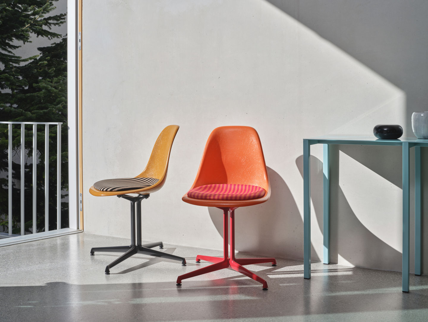 Eames Fibreglass Side Chair La Fonda Ochre Dark Vitra LIMITED EDITION