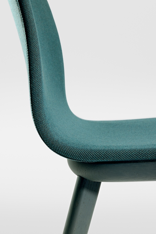 Aeon Chair Fully upholstered Zeitraum