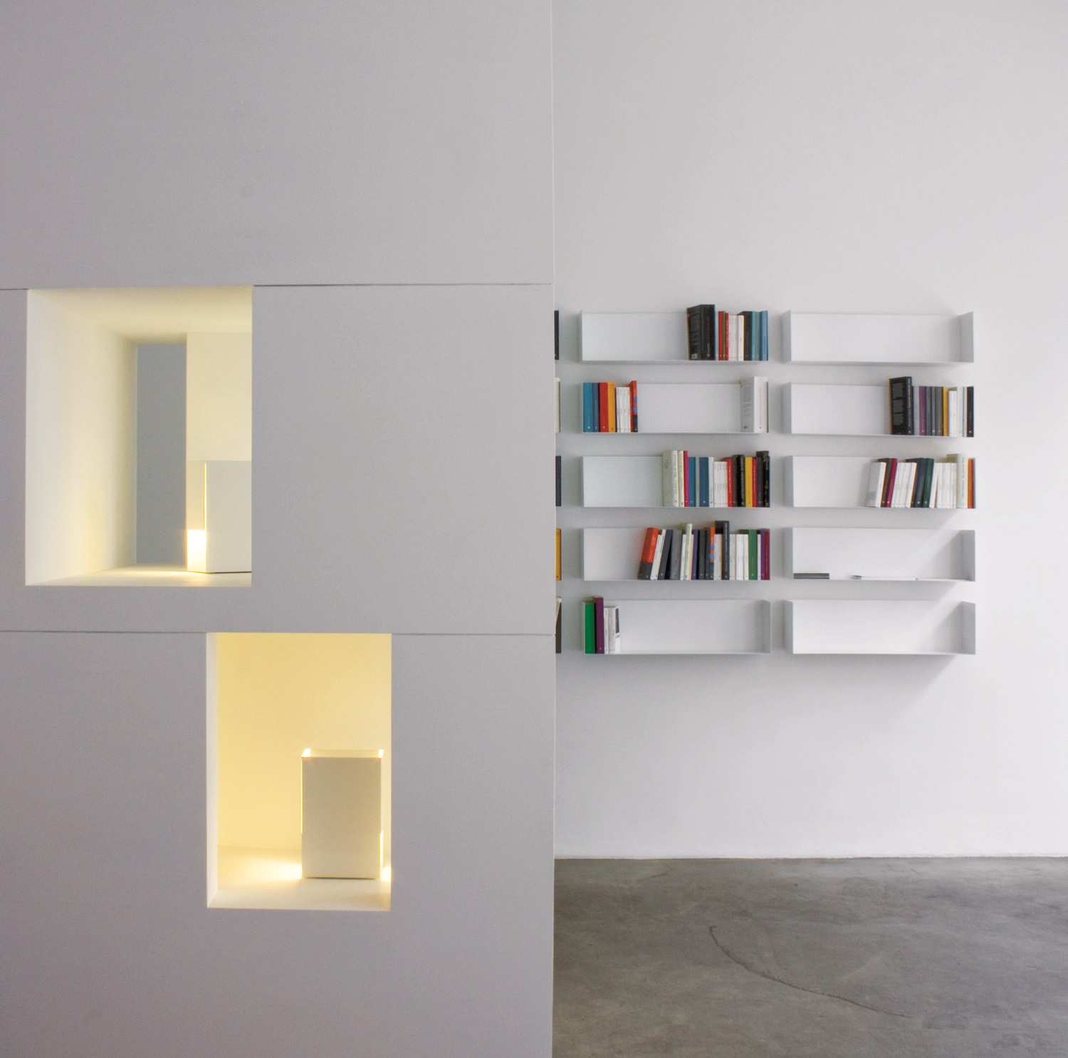 Bags book shelf A Linea1 by Müller Möbelwerkstätten
