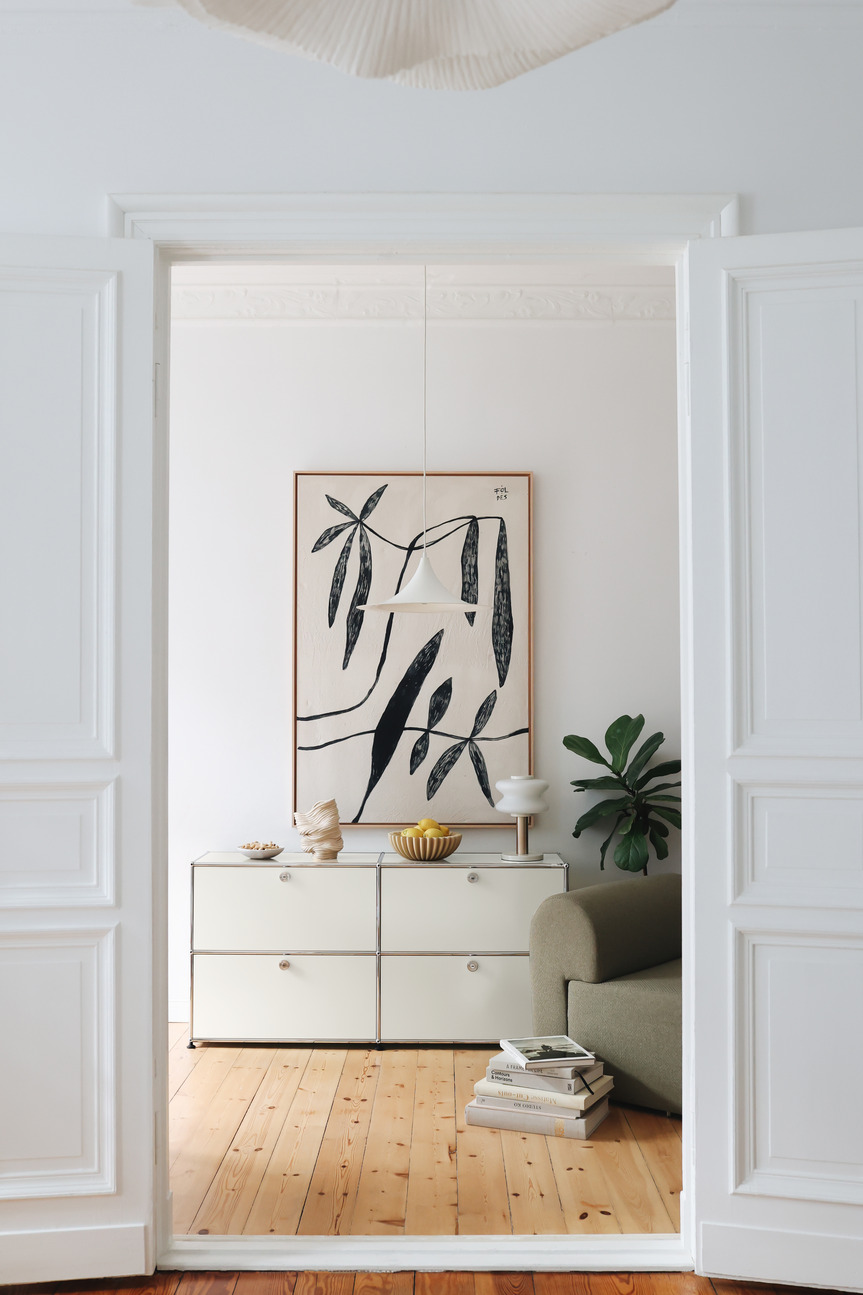 USM Haller Sideboard E2 with 4 folding doors