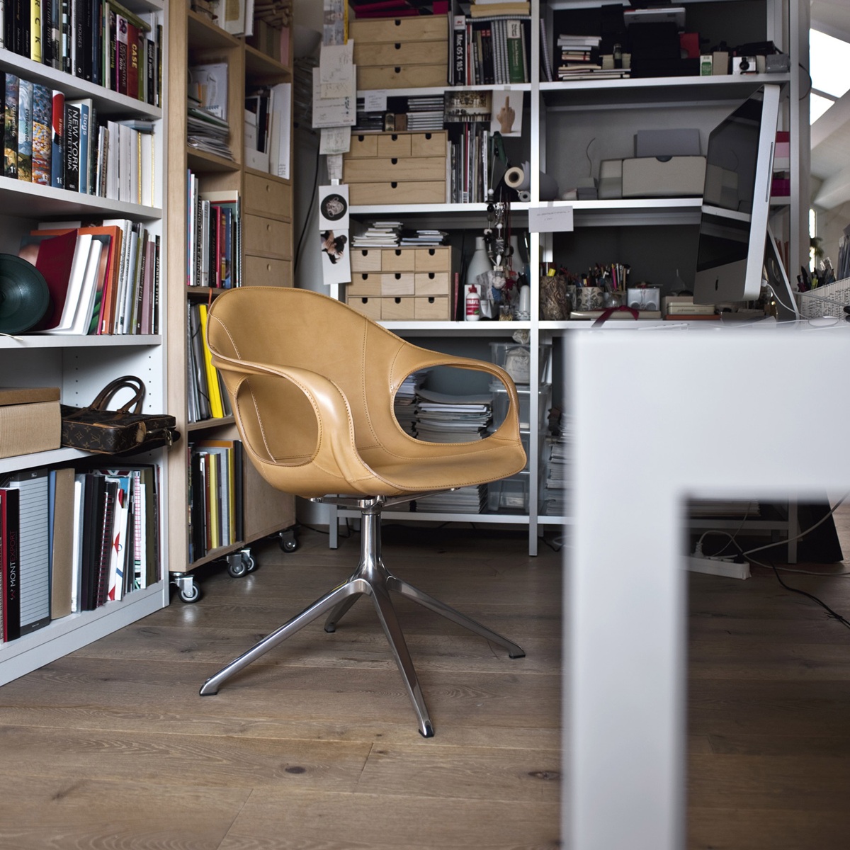 Elephant Chair swivel chair Kristalia