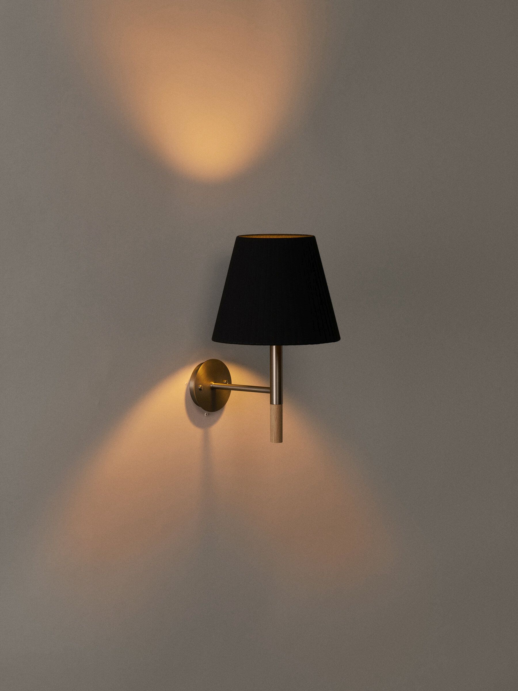 BC2 Wall lamp Santa & Cole