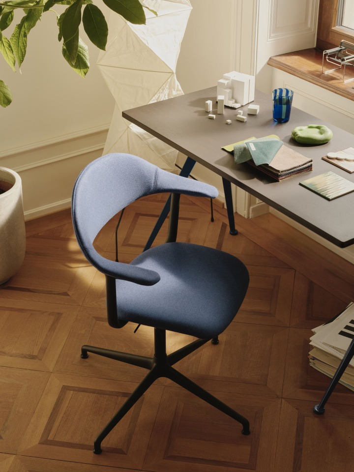 Mynt back and seat plastic office swivel chair Vitra