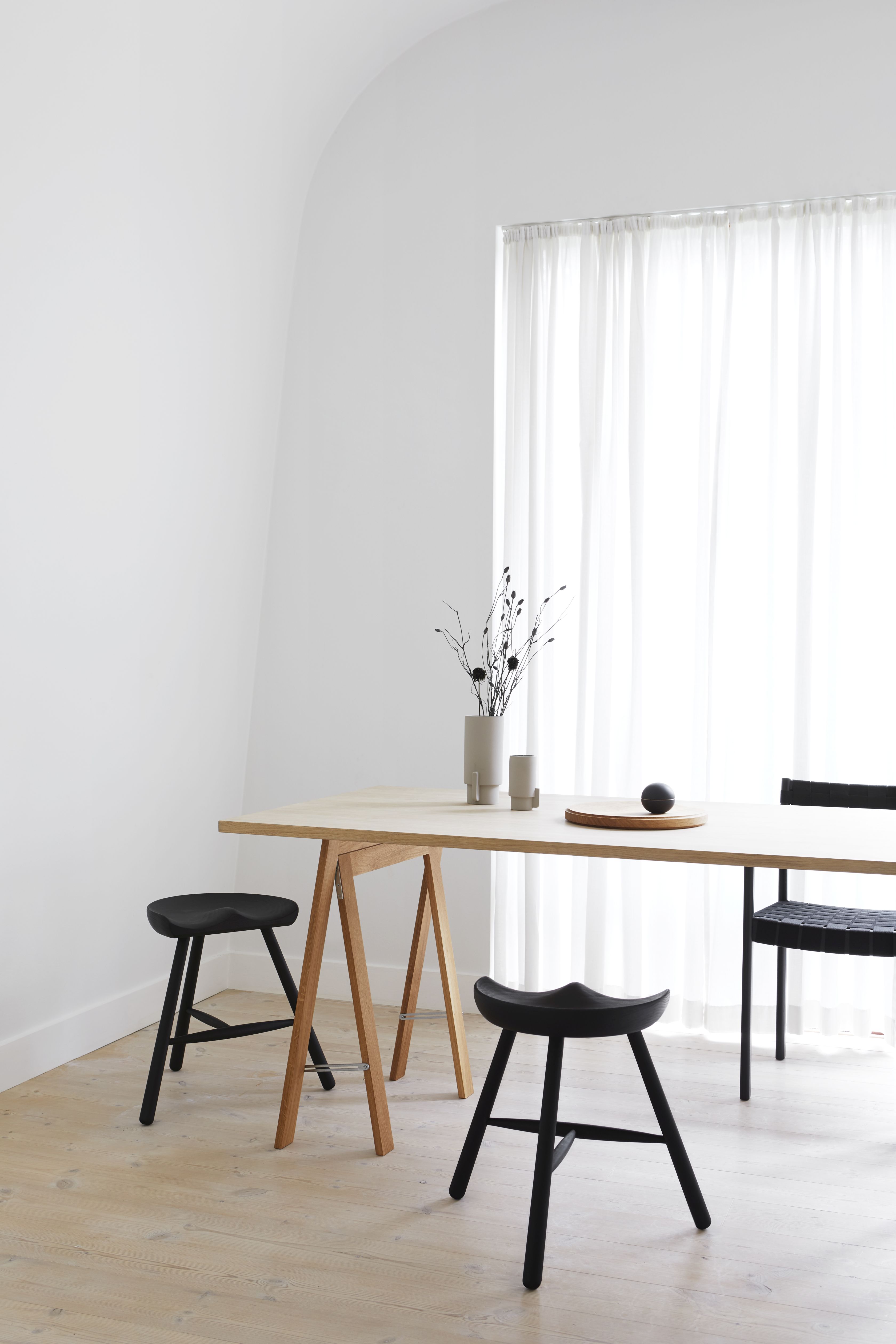 Shoemaker Chair™ No. 49 Beech black stained Form & Refine
