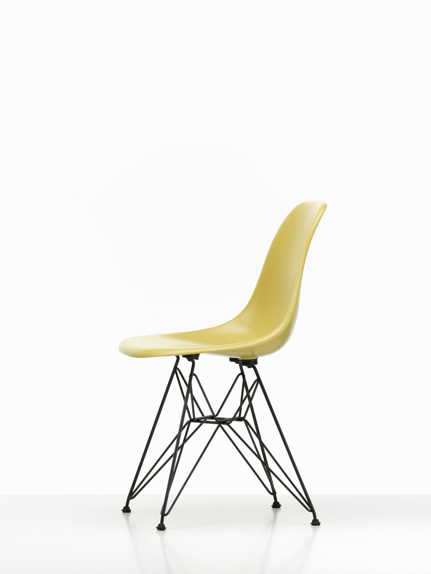 Eames Fibreglass Chair DSR Chair Vitra