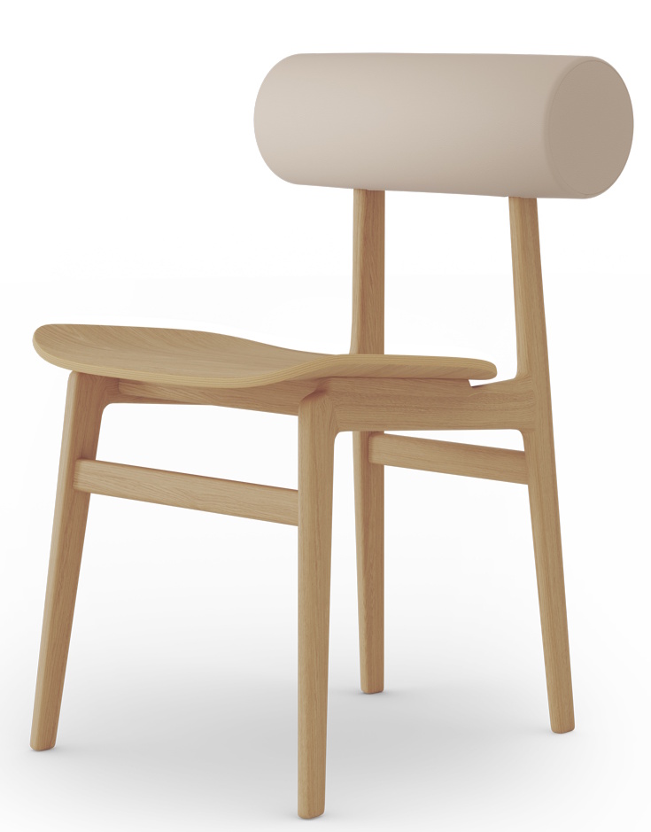 NORR11 Totem Chair Stuhl aus hellem Holz mit zylinderförmiger Rückenlehne, minimalistisches Design.