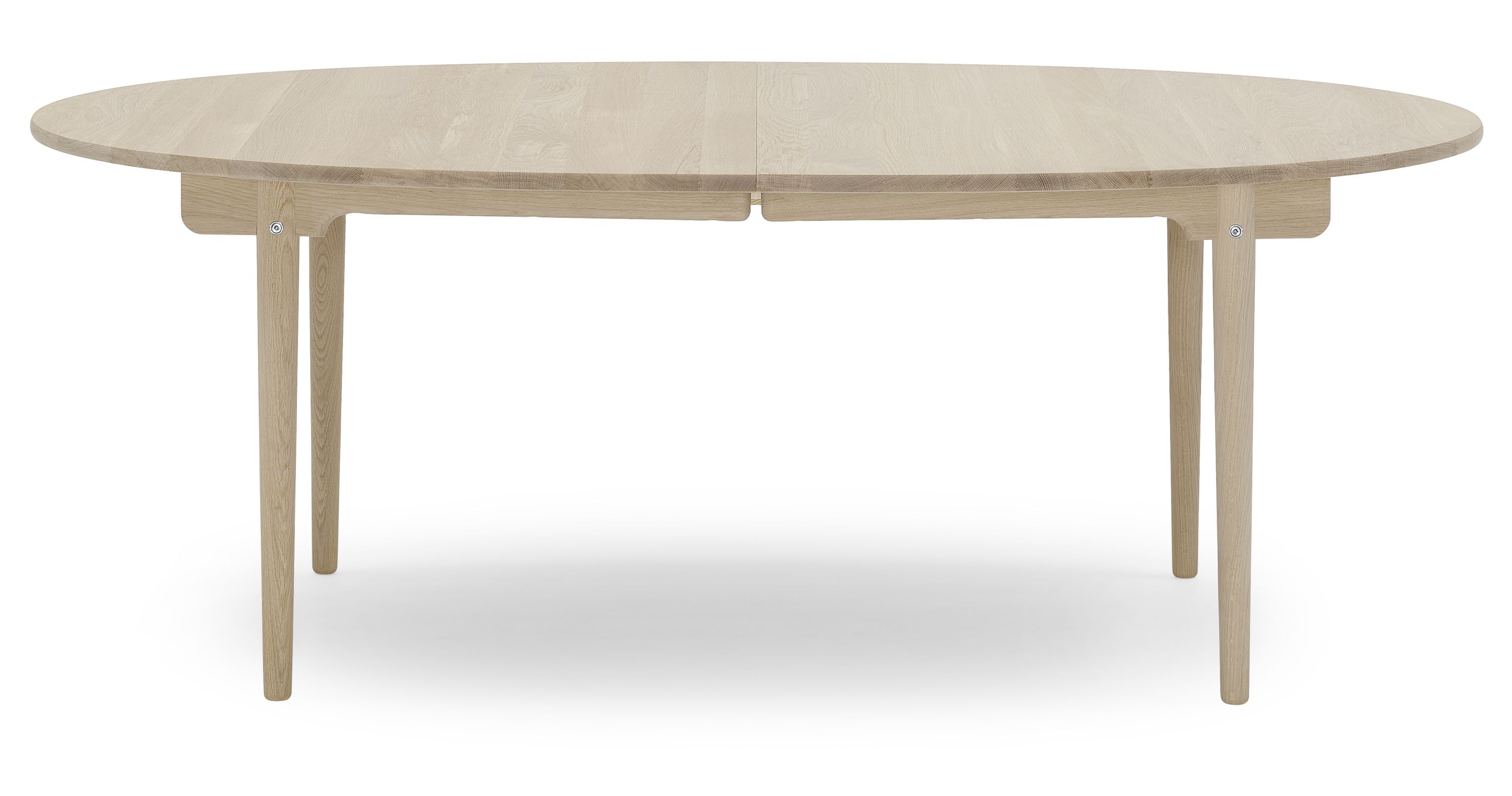 CH338 Oval dining table extendable oak Carl Hansen & Søn