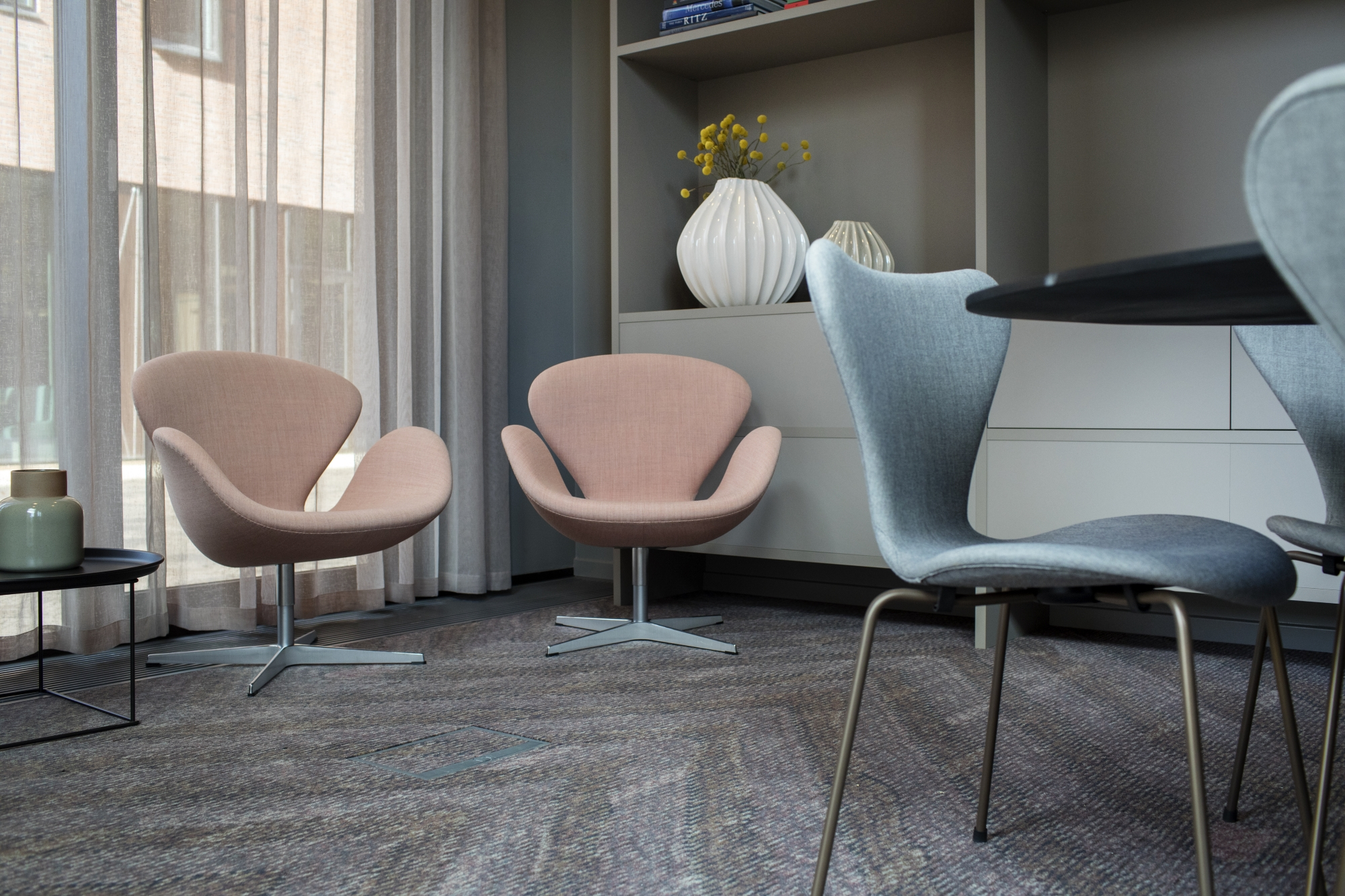The Swan easy chair Fritz Hansen
