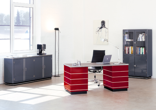 TB229 Classic Line Desk (with decoration) Müller Möbelfabrikation