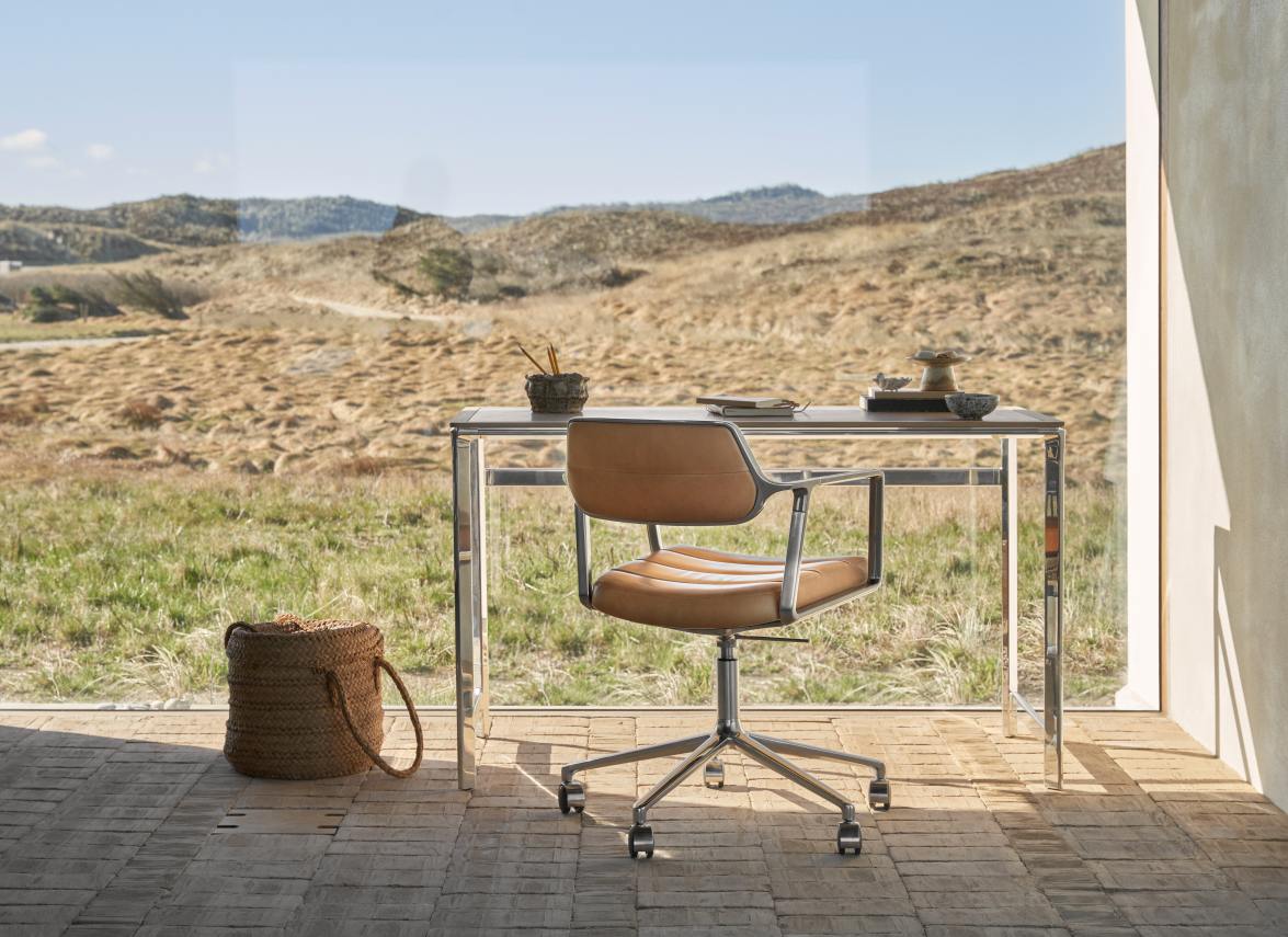 430 Studio Desk Vipp