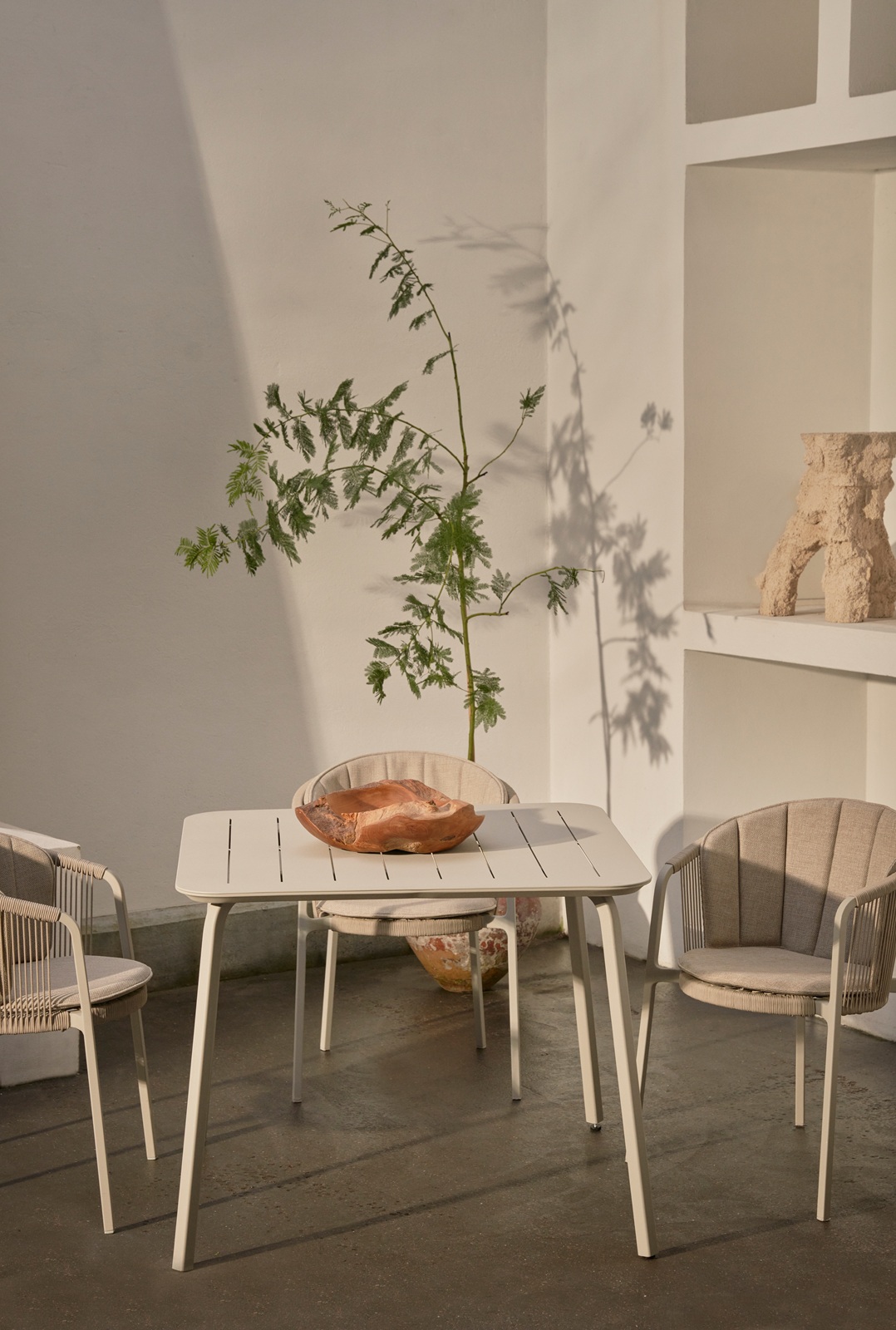 VIPP732/VIPP733 Lagrasse Dining Table Outdoor Dining Table Vipp