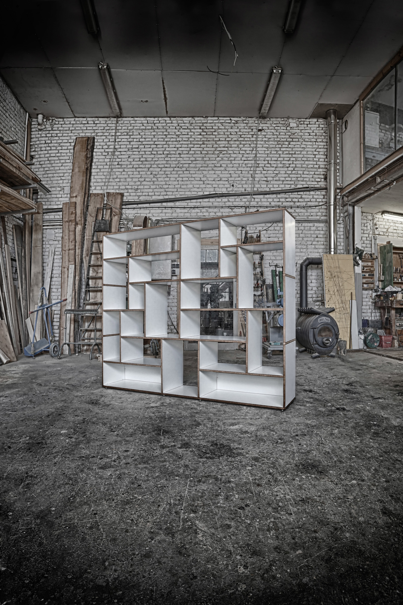 Hanibal shelf medium Tojo