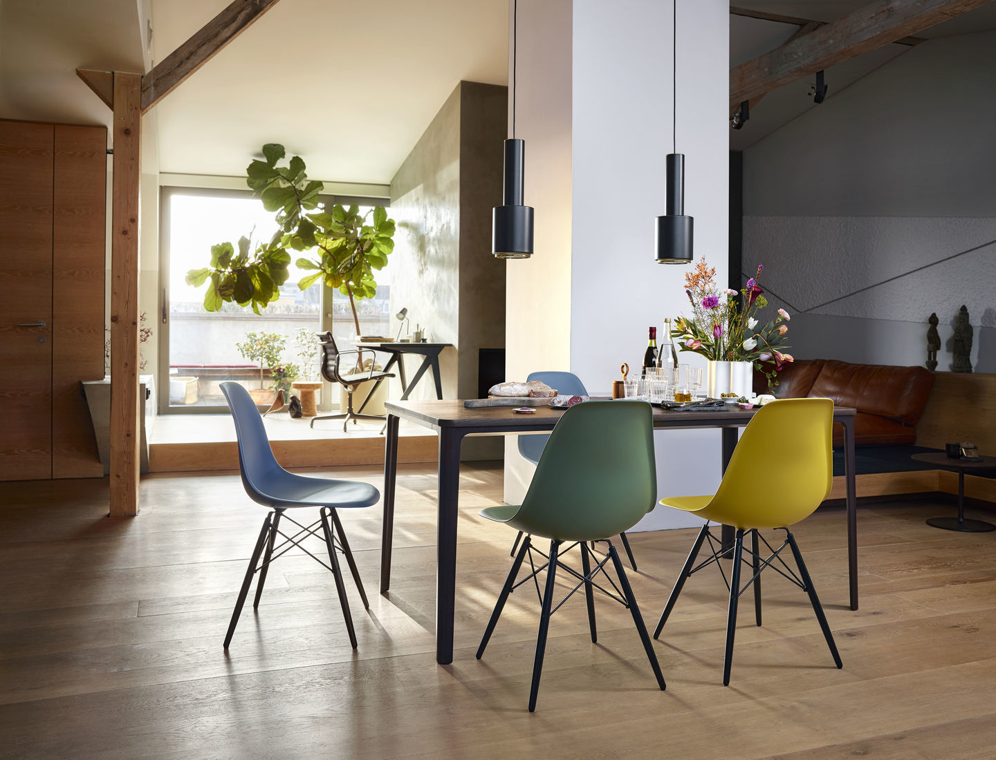 Eames Plastic Side Chair DSW Chair Vitra