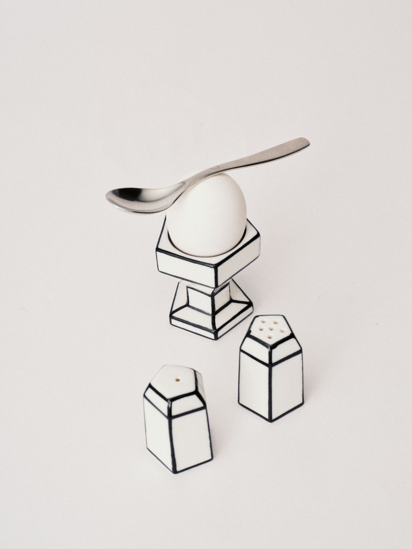 Salt & Pepper Shaker Set White/Black Carte Blanche Serax