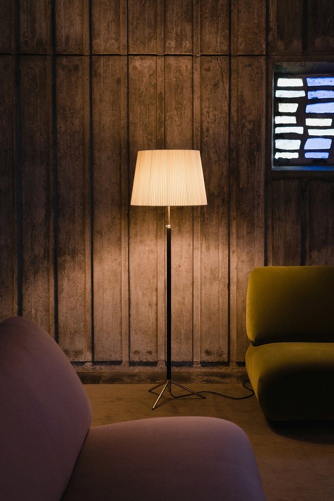 Pie de Salon Floor lamp Santa & Cole