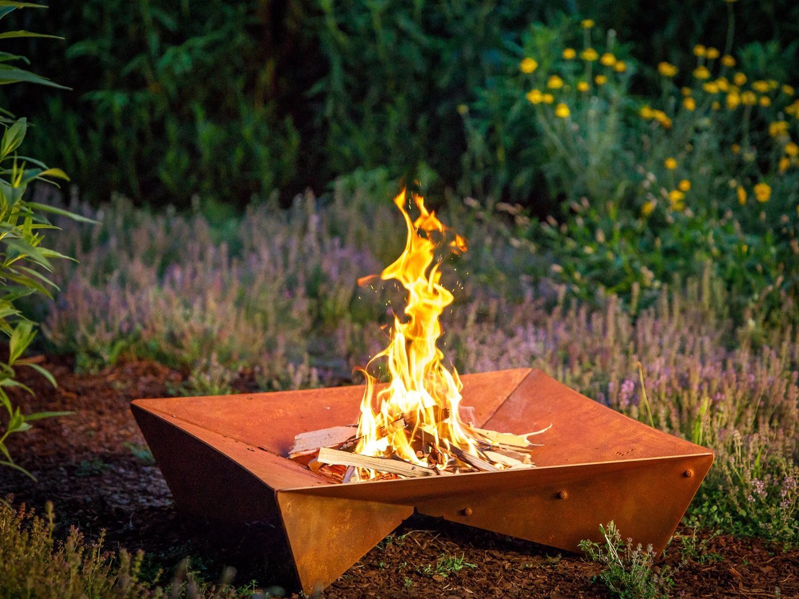 Fluxus Fire bowl square Keilbach