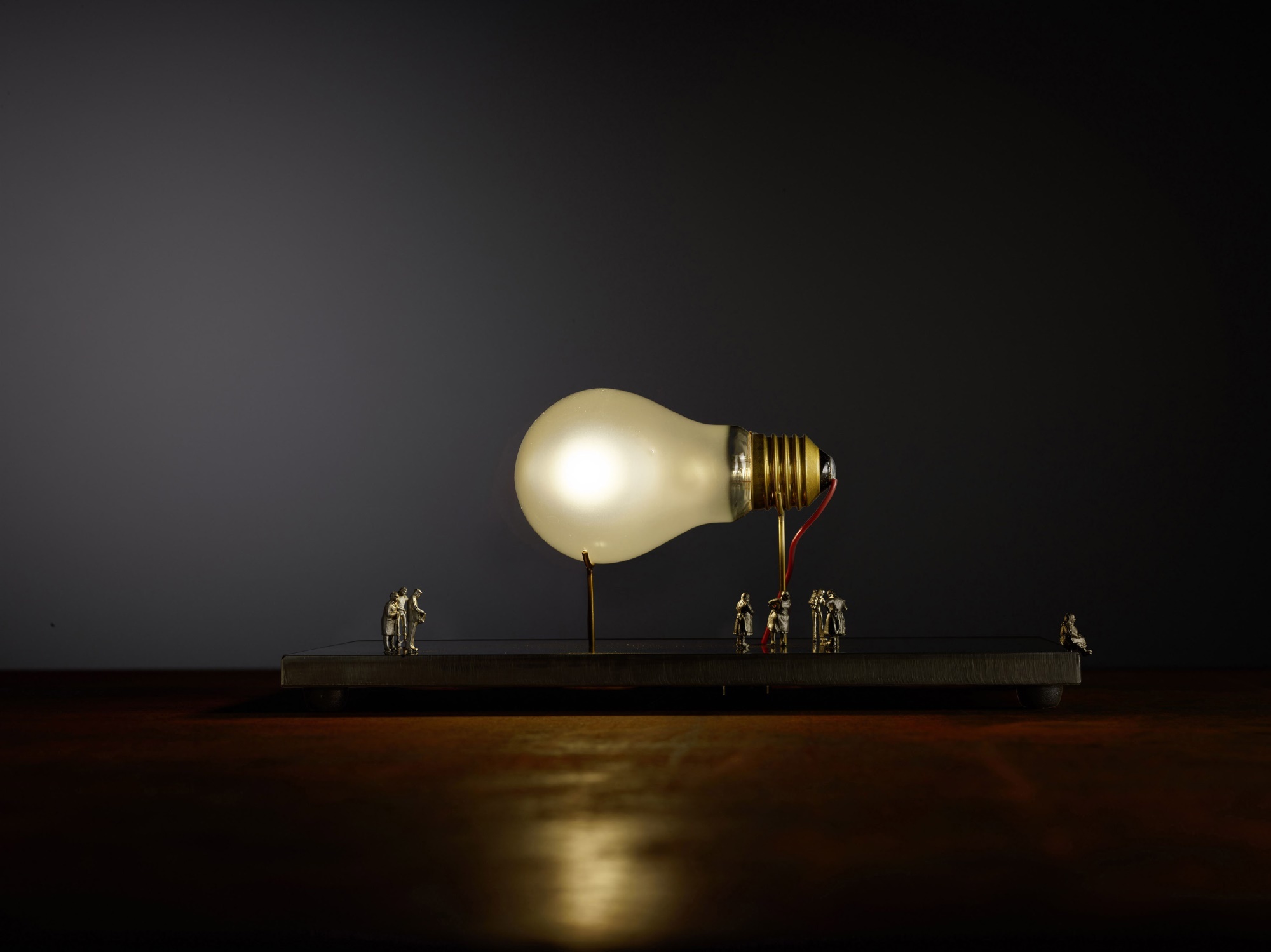 I Ricchi Poveri Monument for a Bulb table lamp Ingo Maurer