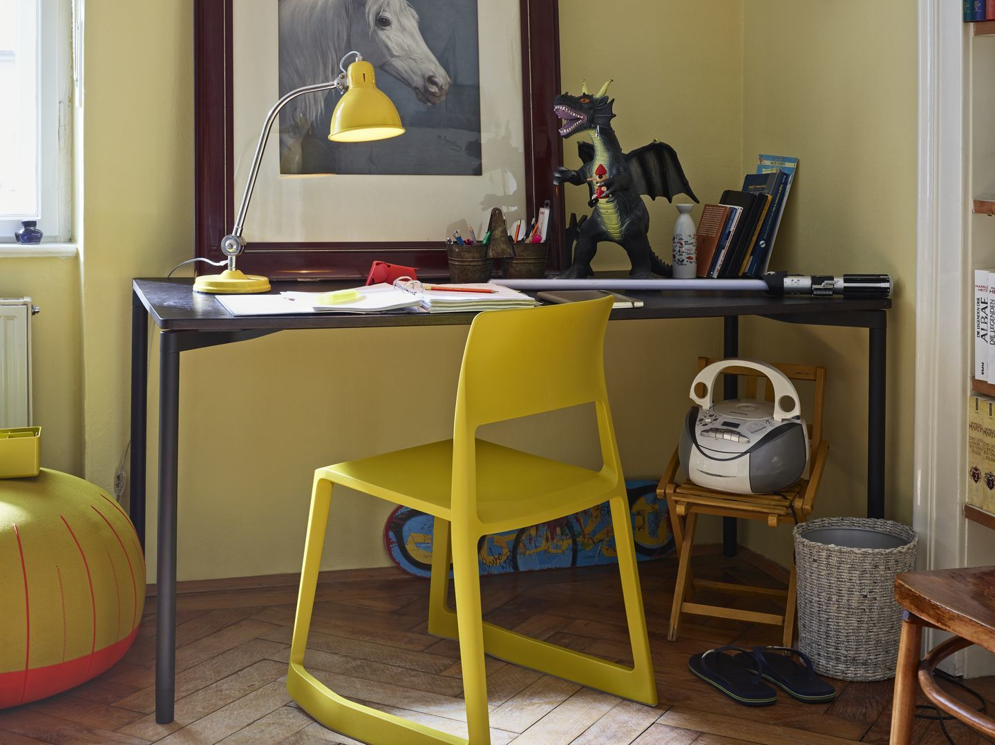 Tip Ton RE chair plastic Vitra Coral