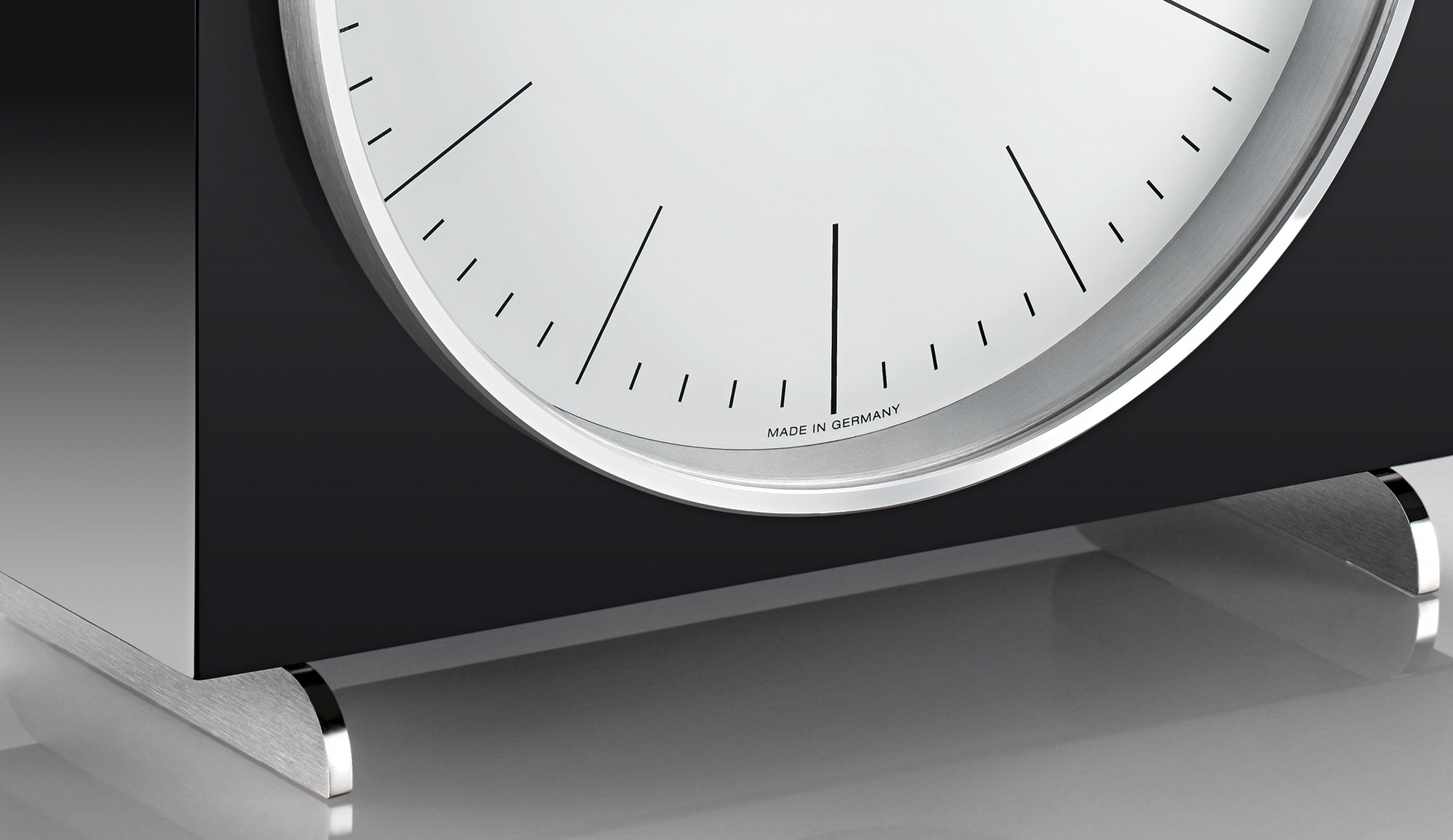 Max Bill Junghans table clock Klein & More SINGLE PIECE