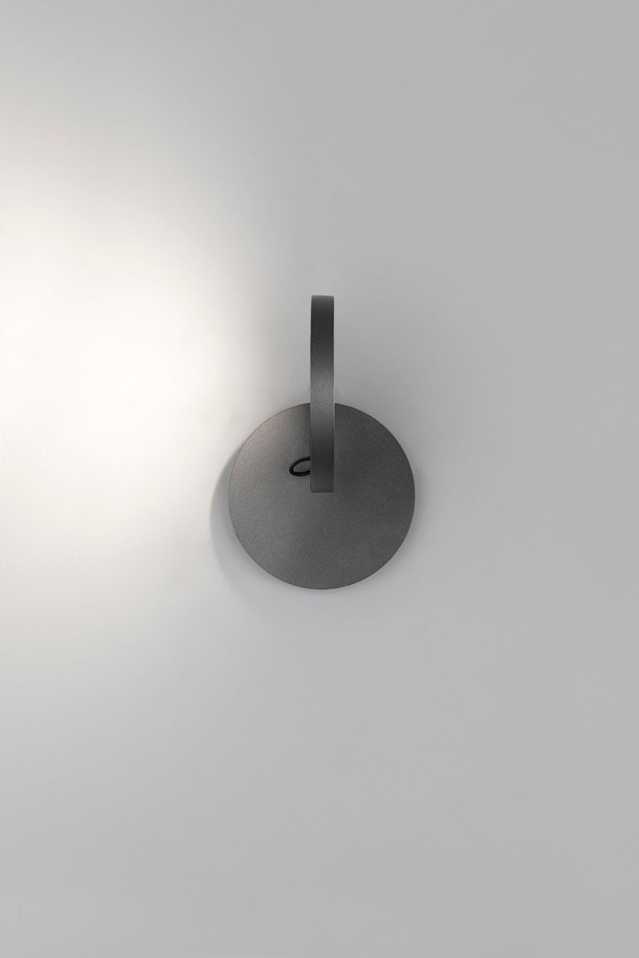 Demetra Faretto wall lamp with switch Artemide