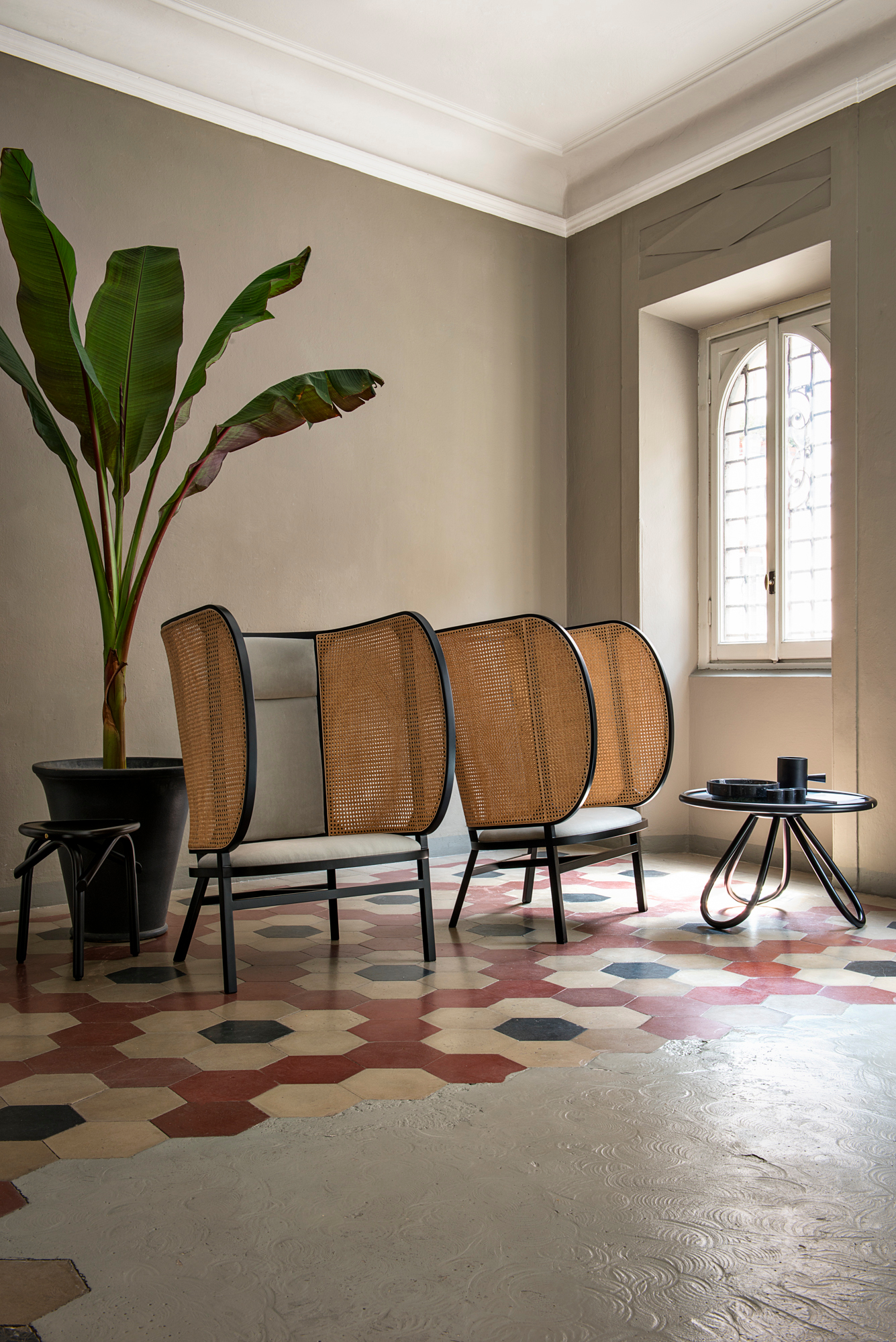 Arch coffe table lacquered Wiener GTV Design