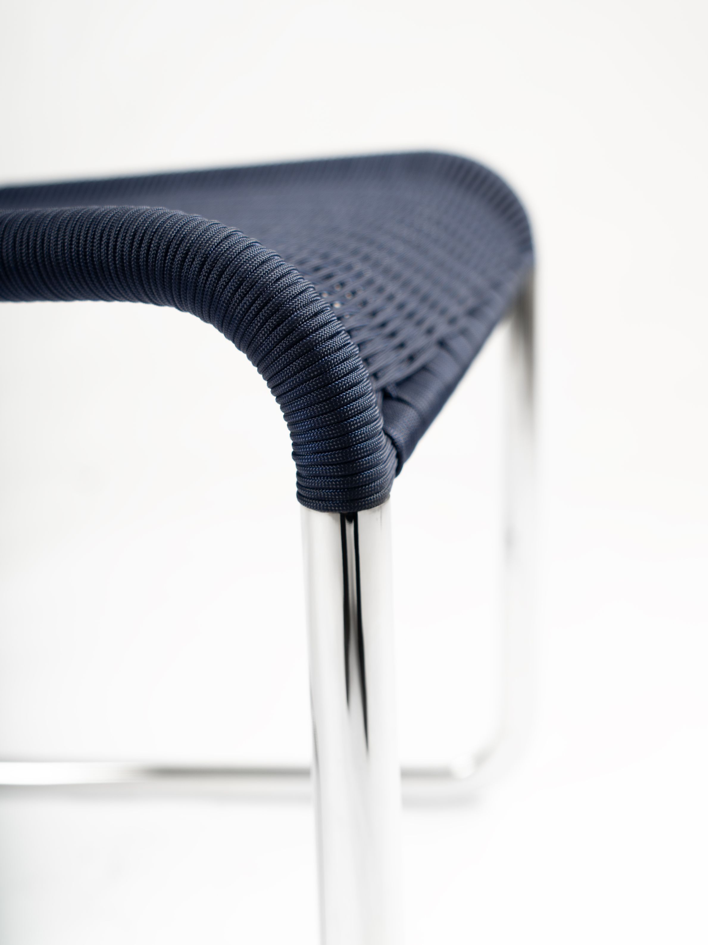 B25 Chair Dark blue Tecta