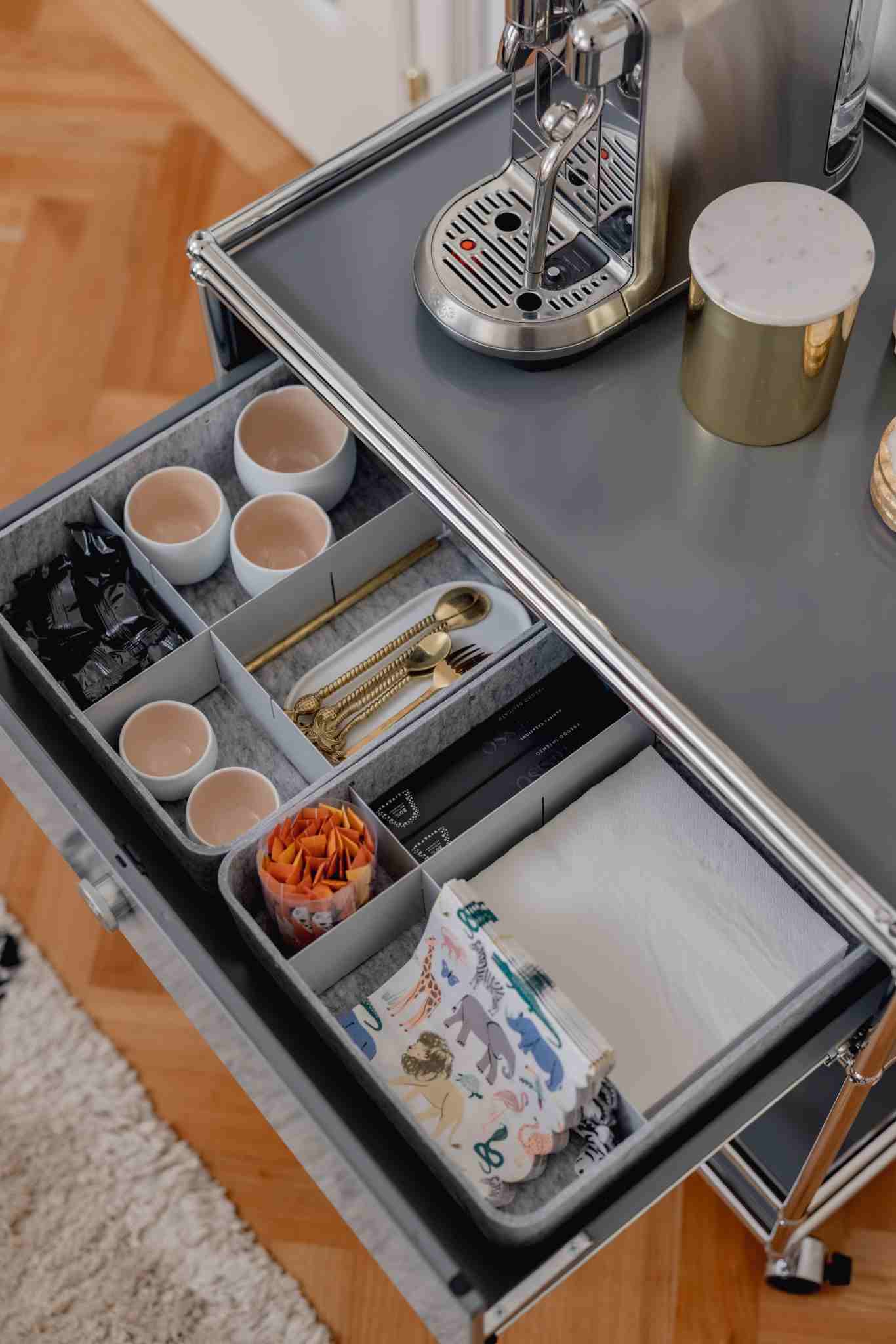 USM Haller Inos box deep with tray