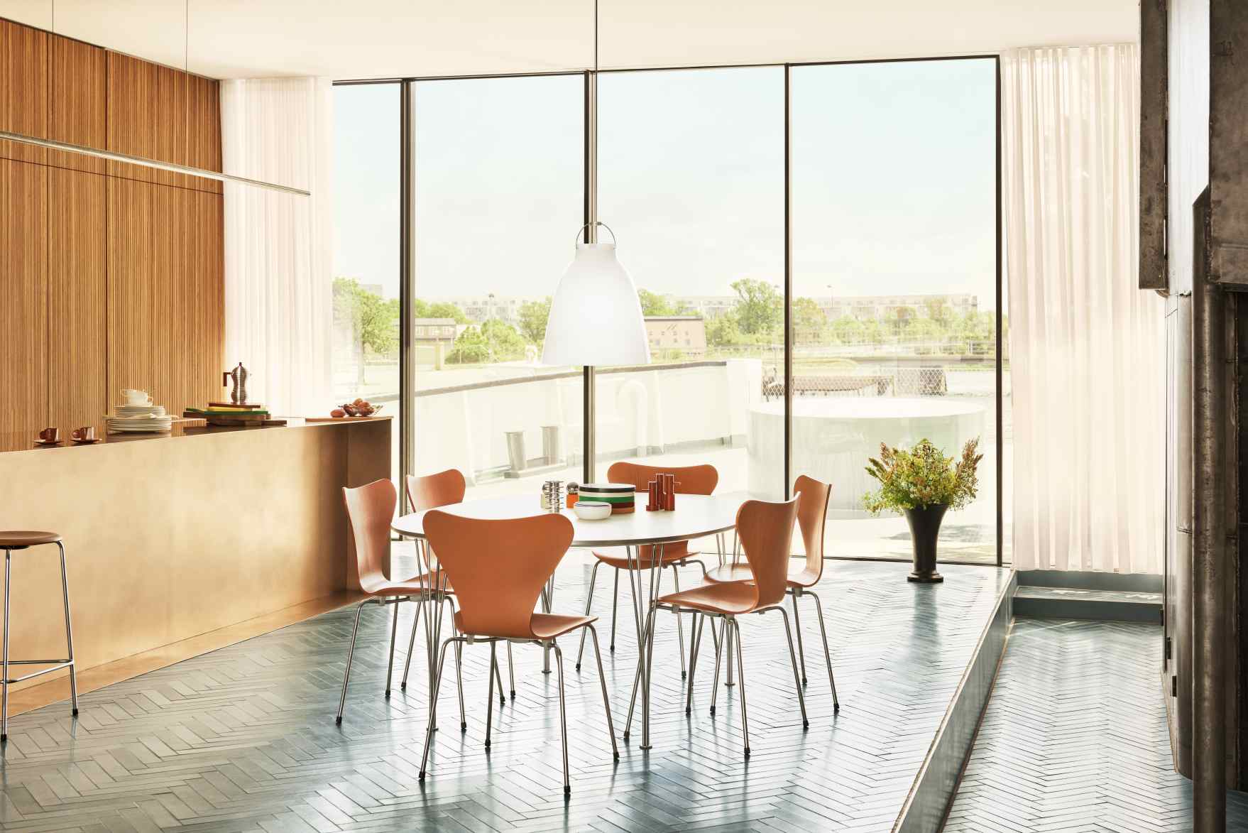 Table Series Super Elliptical extending Fritz Hansen