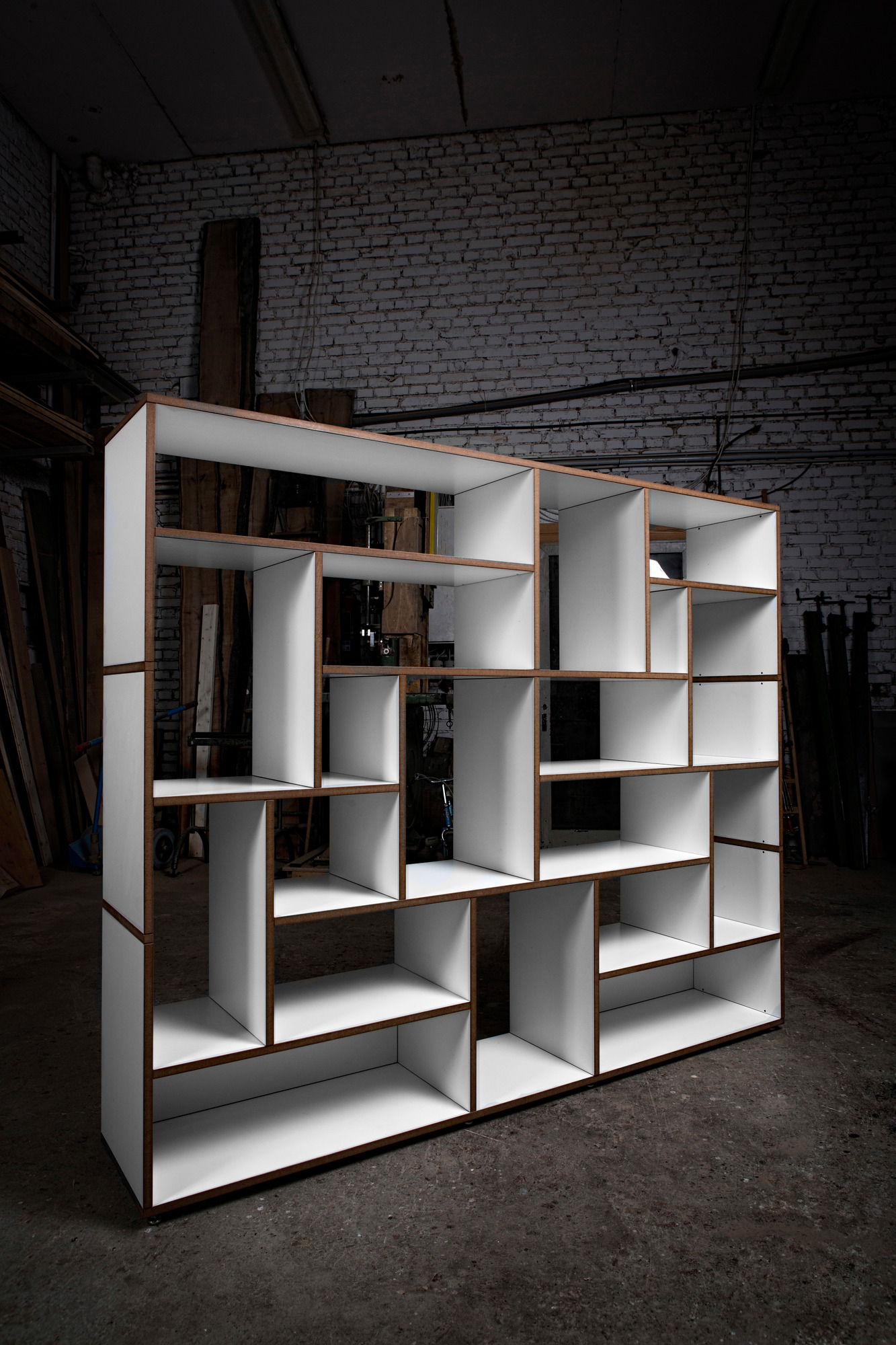 Hanibal shelf medium Tojo