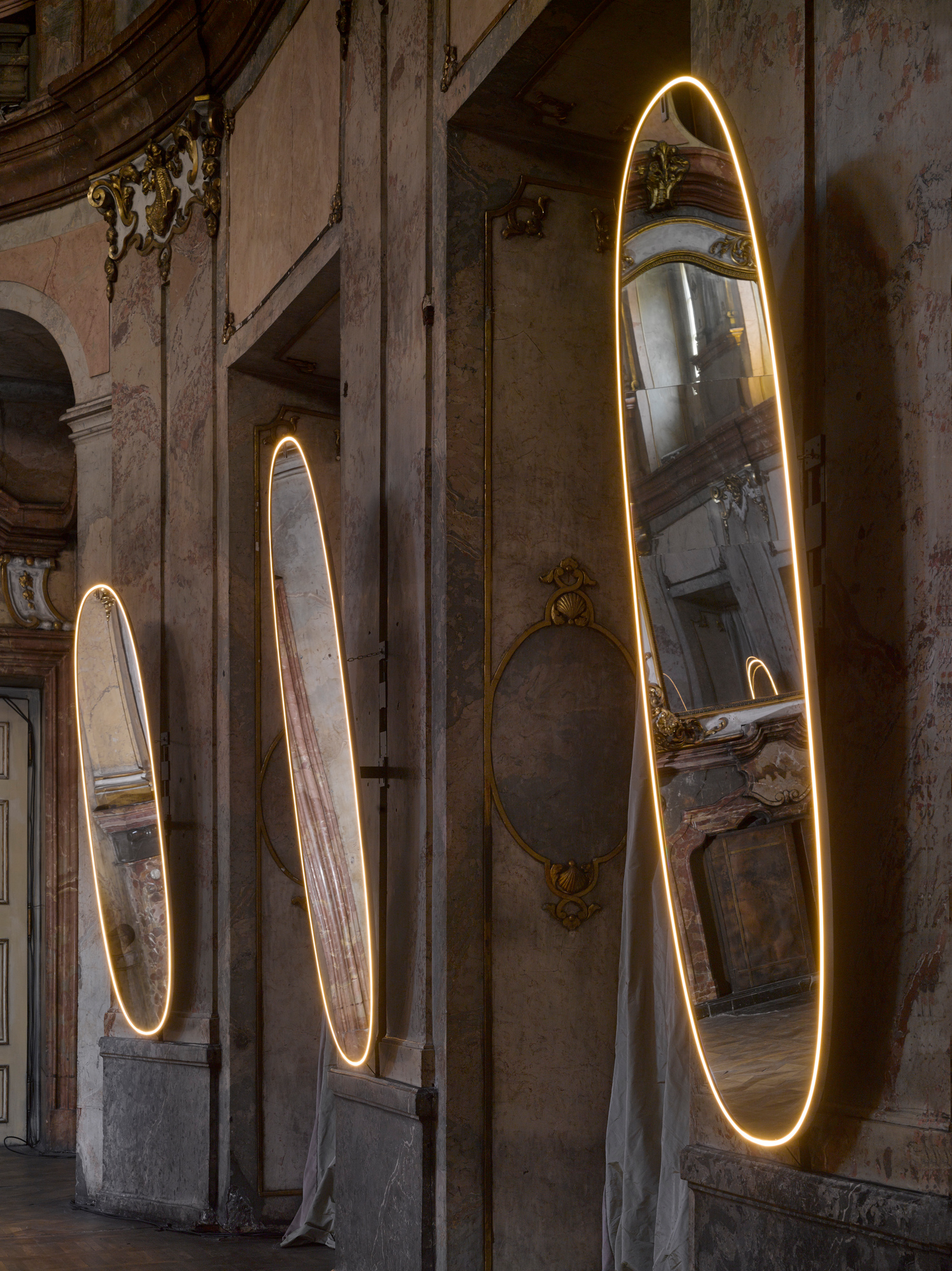 La Plus Belle Wall lamp / Light mirror Flos gold brushed