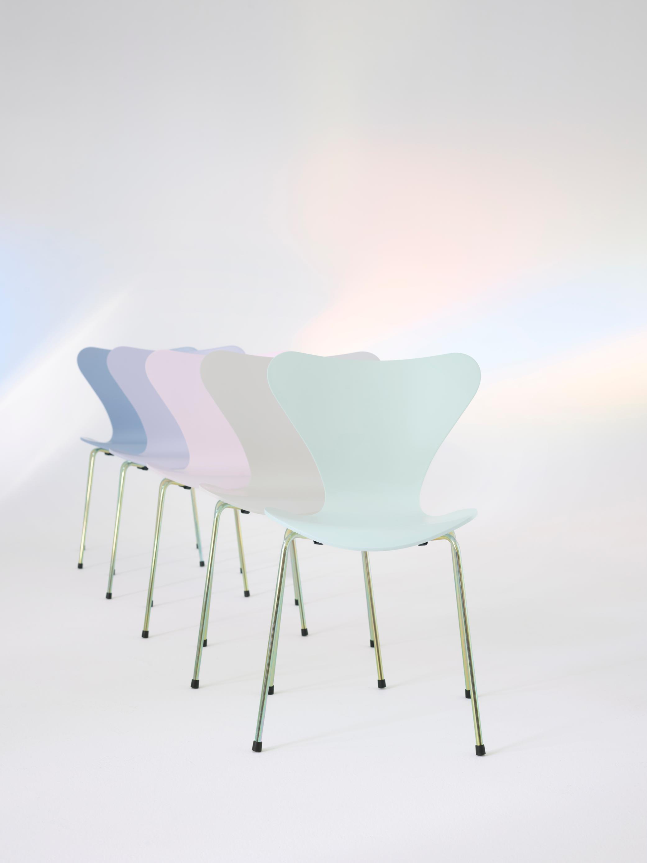 Sevener / Series Chair 3107 Fritz Hansen Ever the Sevener LIMITED EDITION