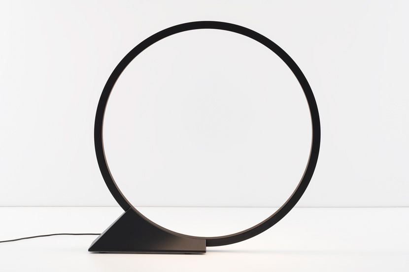 O Floor Indoor Floor Lamp LED Artemide