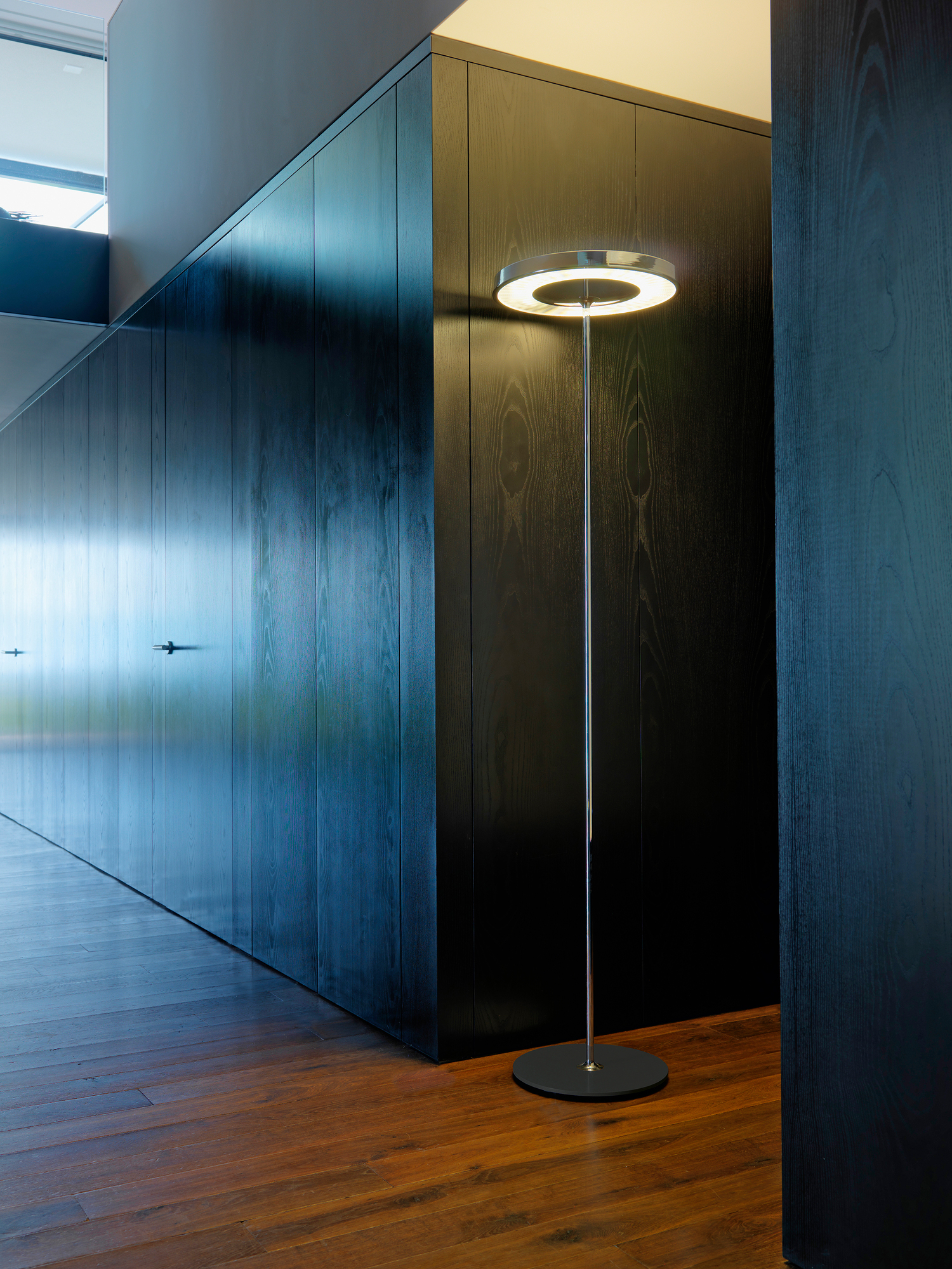 Disk Floor lamp 4000K white Belux