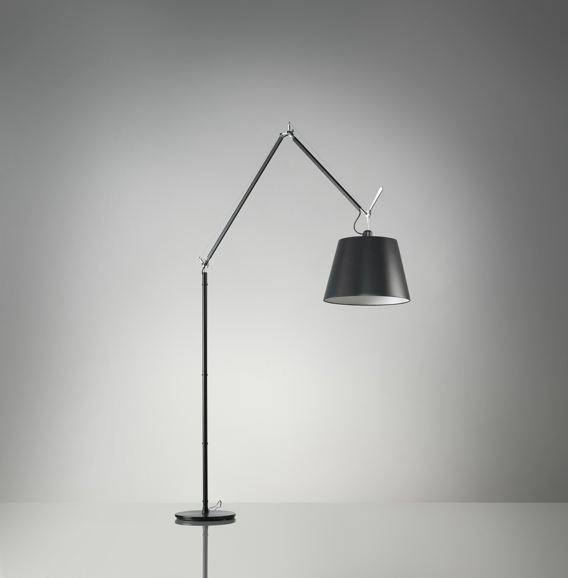 Tolomeo Mega Floor floor lamp JUST Body Artemide (part 1 of 3)