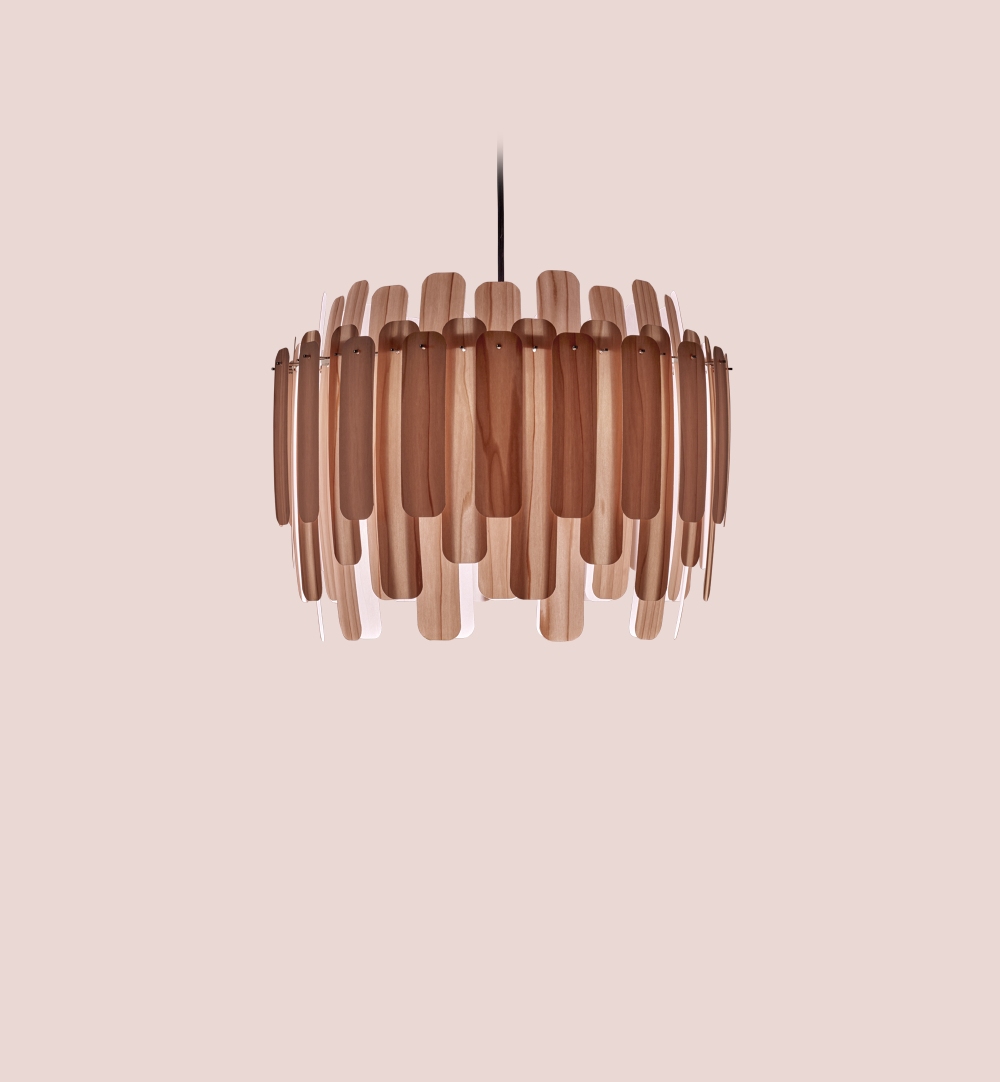 Maruja Pendelleuchte von LZF Lamps: Moderne Holz-Hängeleuchte in Hellrosa, ideal für stilvolle Innenräume.