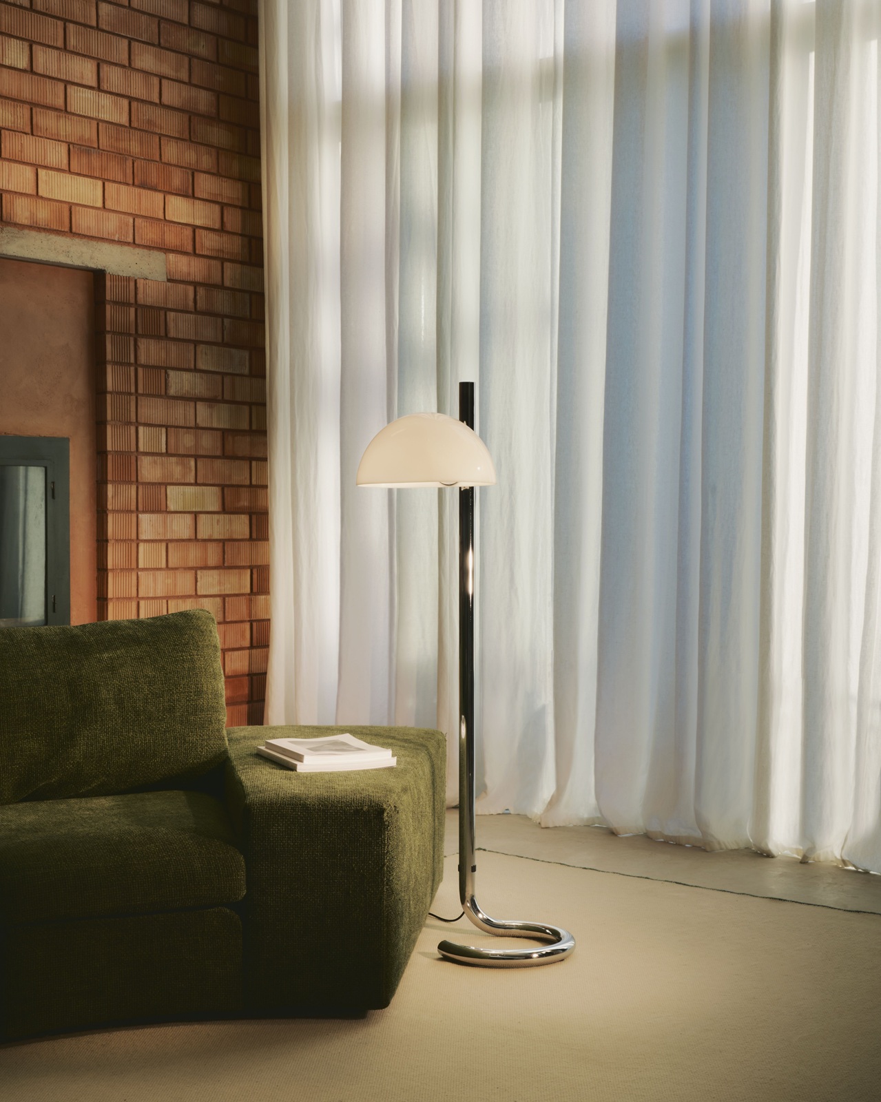 Lauro P floor lamp marset