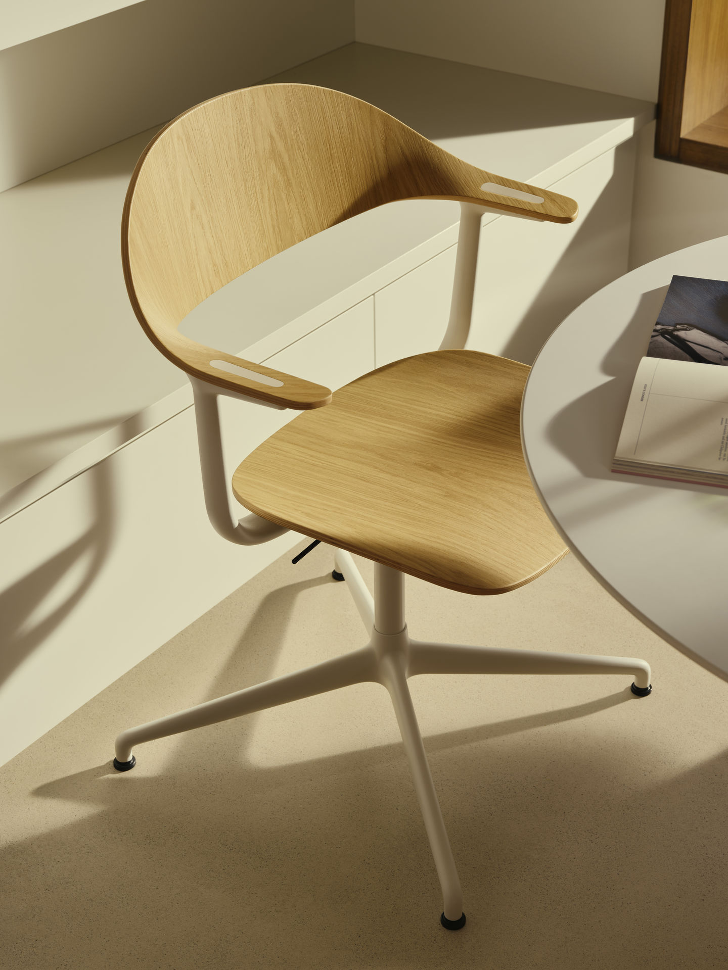 Mynt back and seat Plywood office swivel chair Vitra