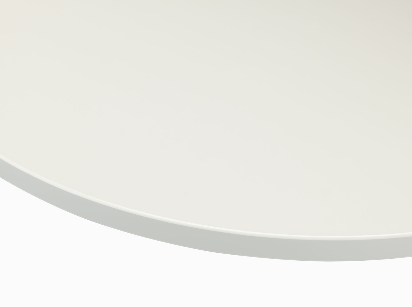 Eames Contract Tables High Standing Table Ø 70 cm Vitra