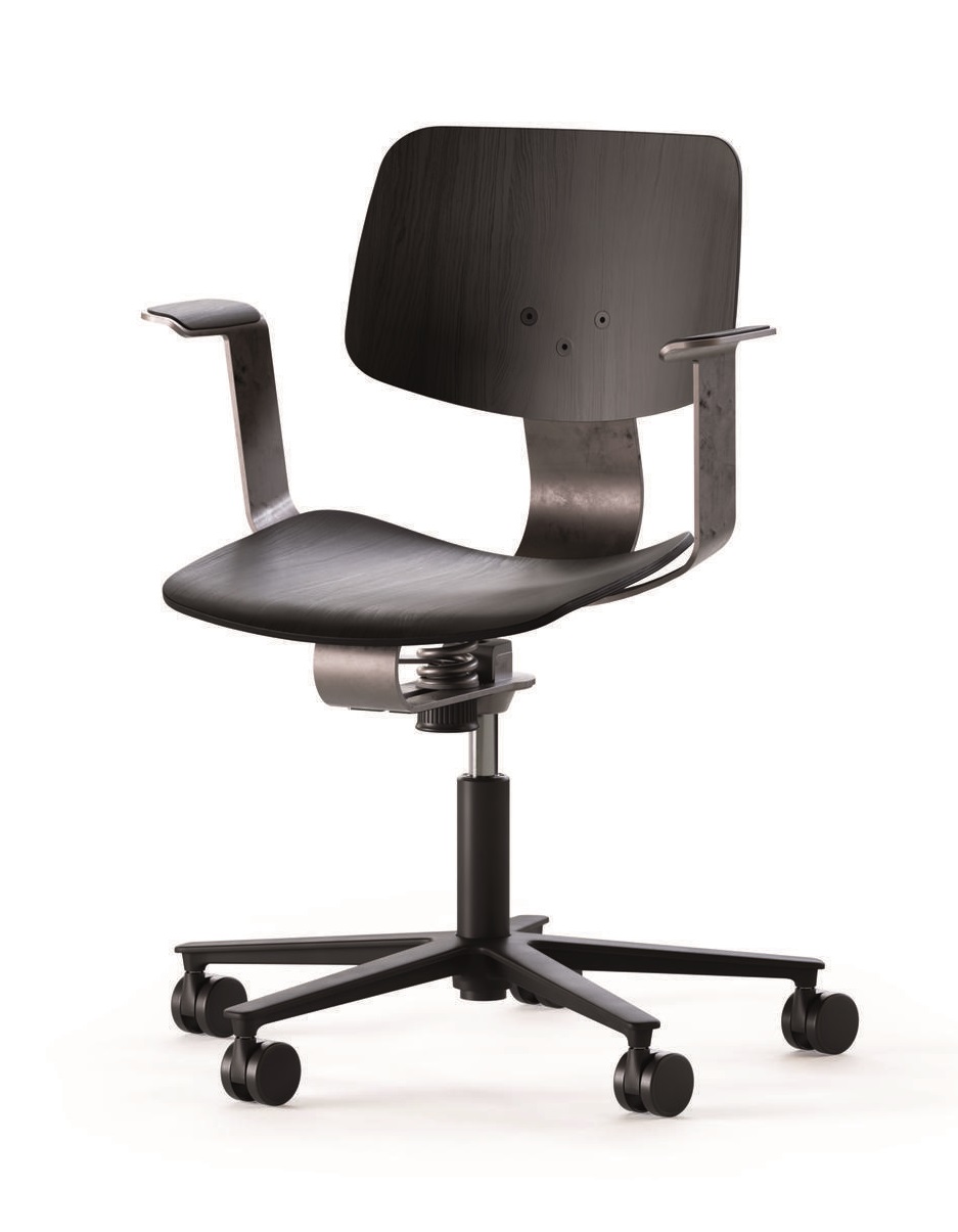 Schwarzer 228 WiChair Drehstuhl von Wilkhahn mit Armlehnen und Rollen vor weißem Hintergrund. Bürostuhl für ergonomisches Sitzen.