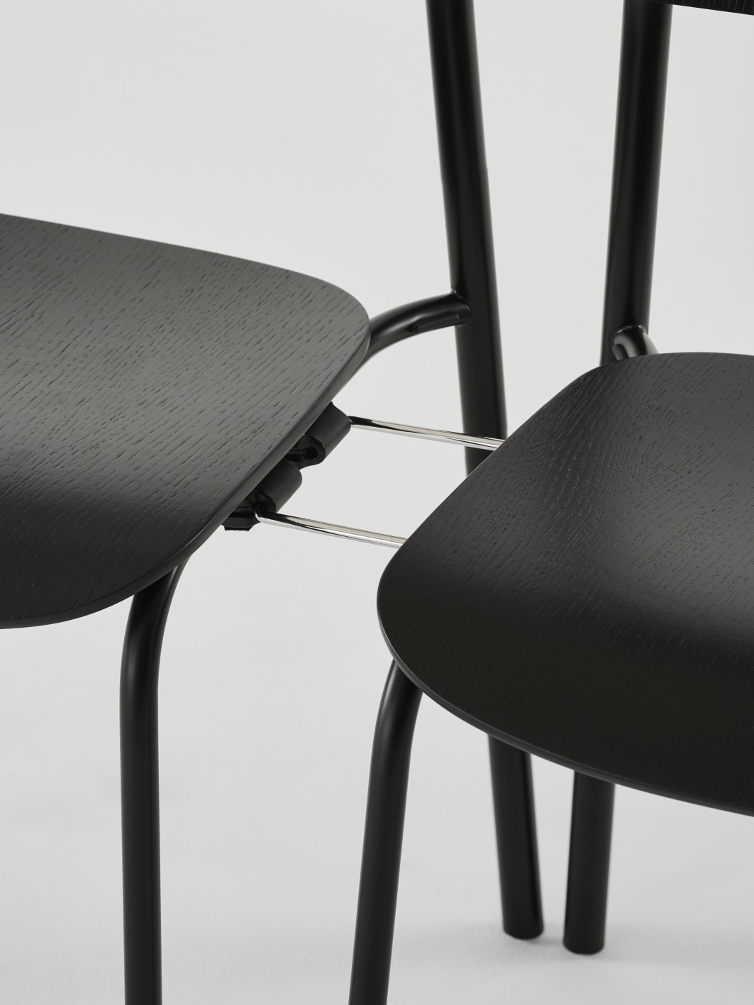 S 243 / S243 Tubular steel chair Thonet