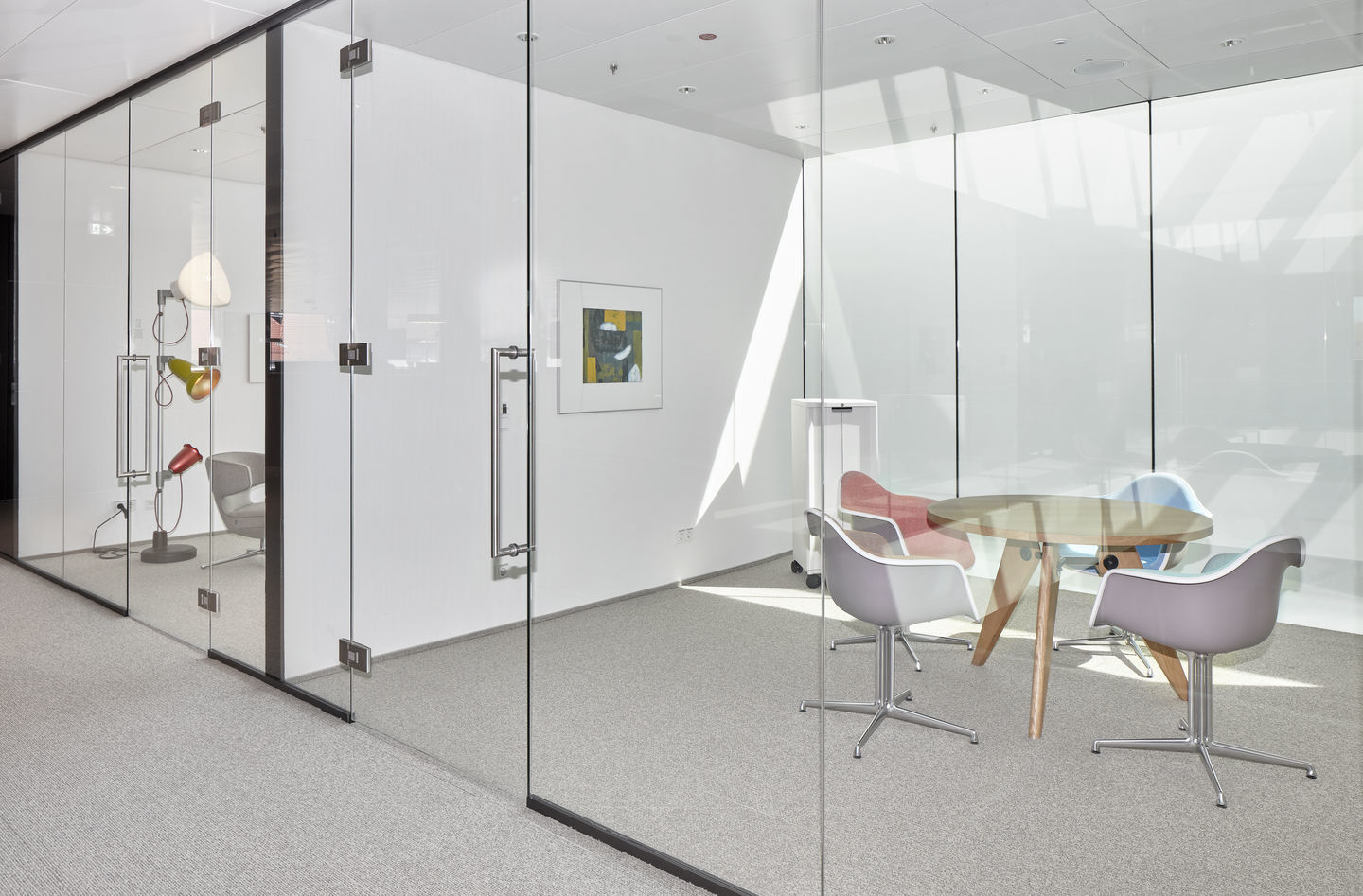 Eames Plastic Arm Chair DAL Chair Vitra