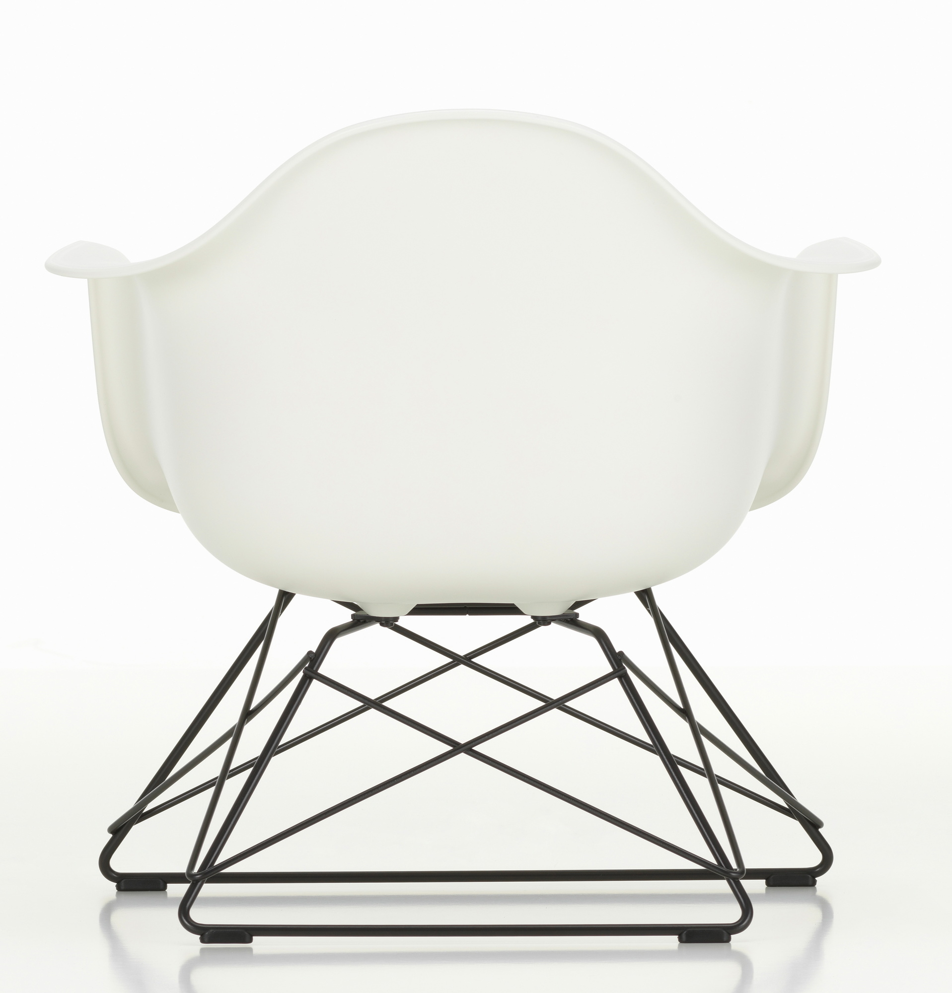 Eames Plastic Arm Chair LAR Chair Vitra