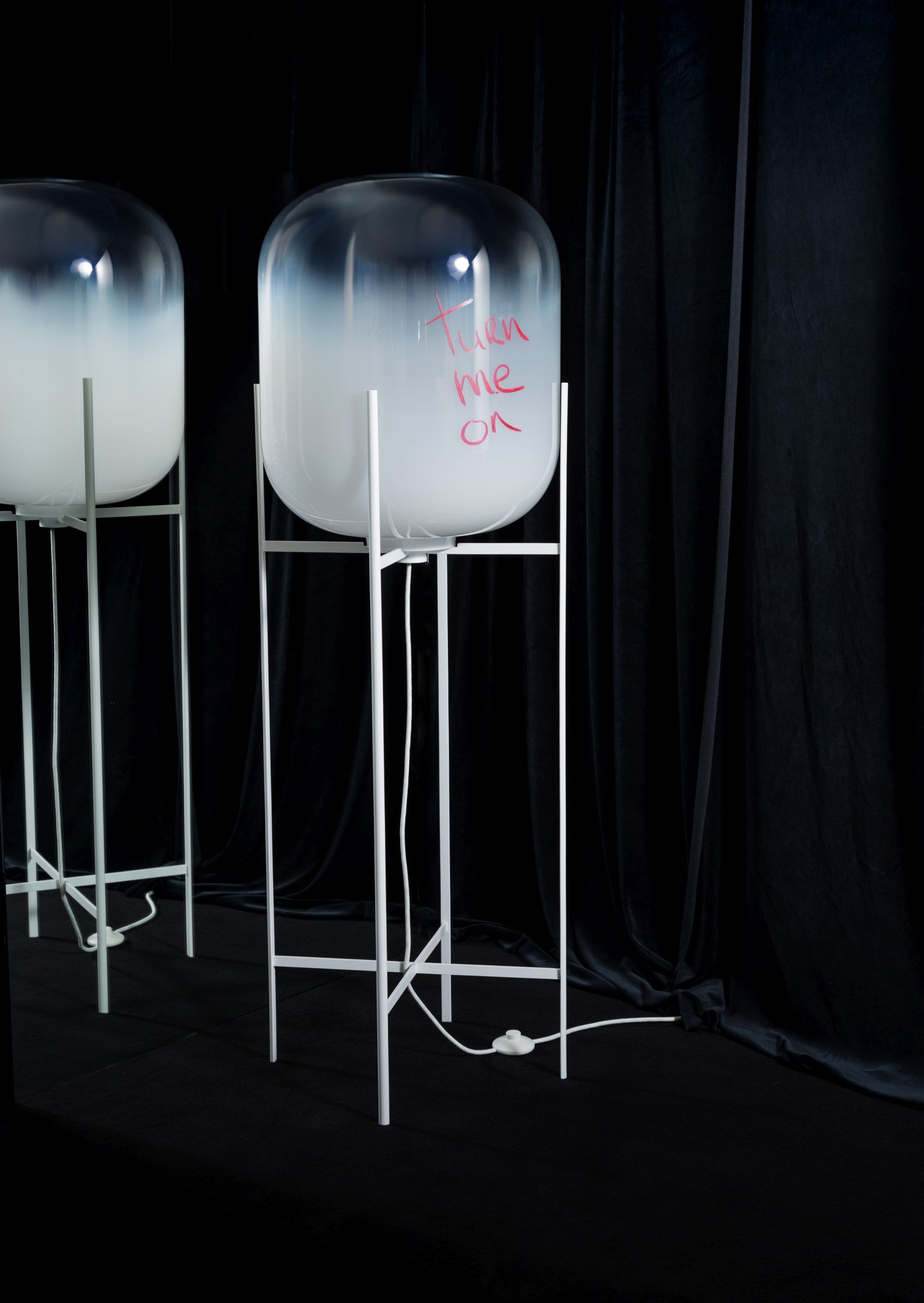 Oda Big floor lamp moonlight white - frame white Pulpo Oda Big floor lamp moonlight white - frame white Pulpo