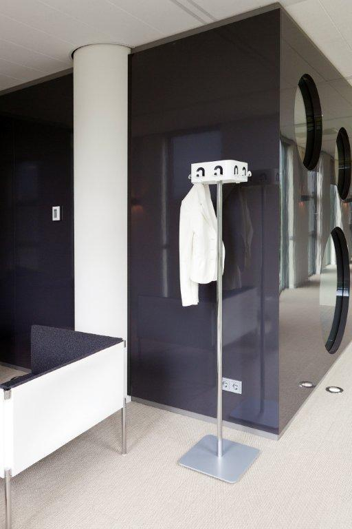 Flow Square clothes stand Cascando