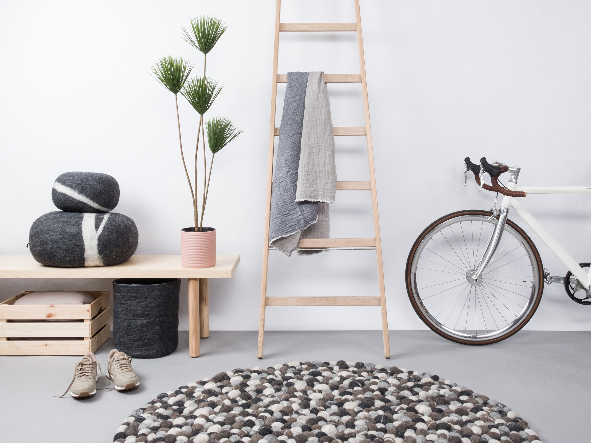 Felt ball Carpet round 180 cm myfelt Nela